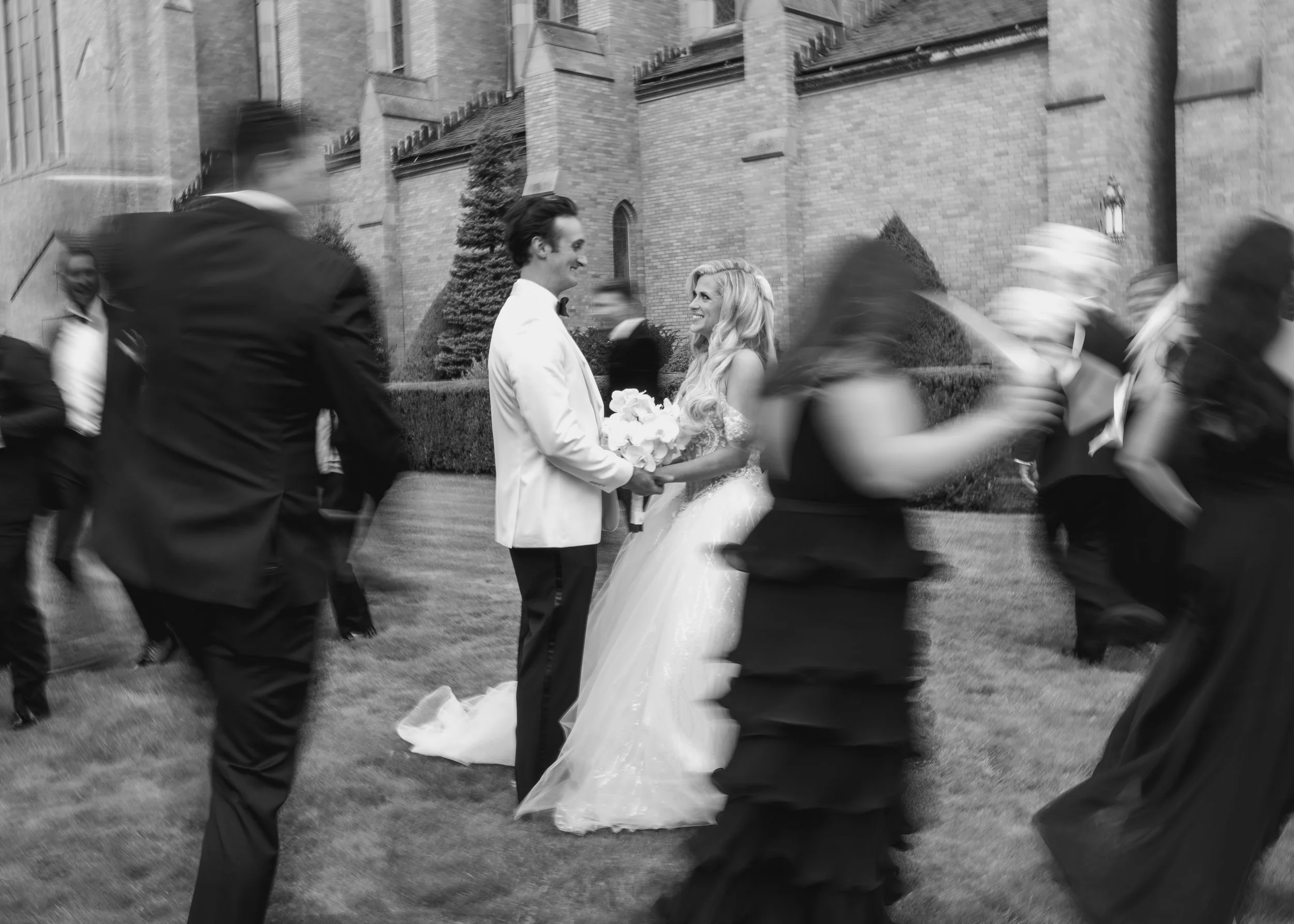 A Long Island Wedding Filled With Music, Wind, and One Unforgettable Surprise