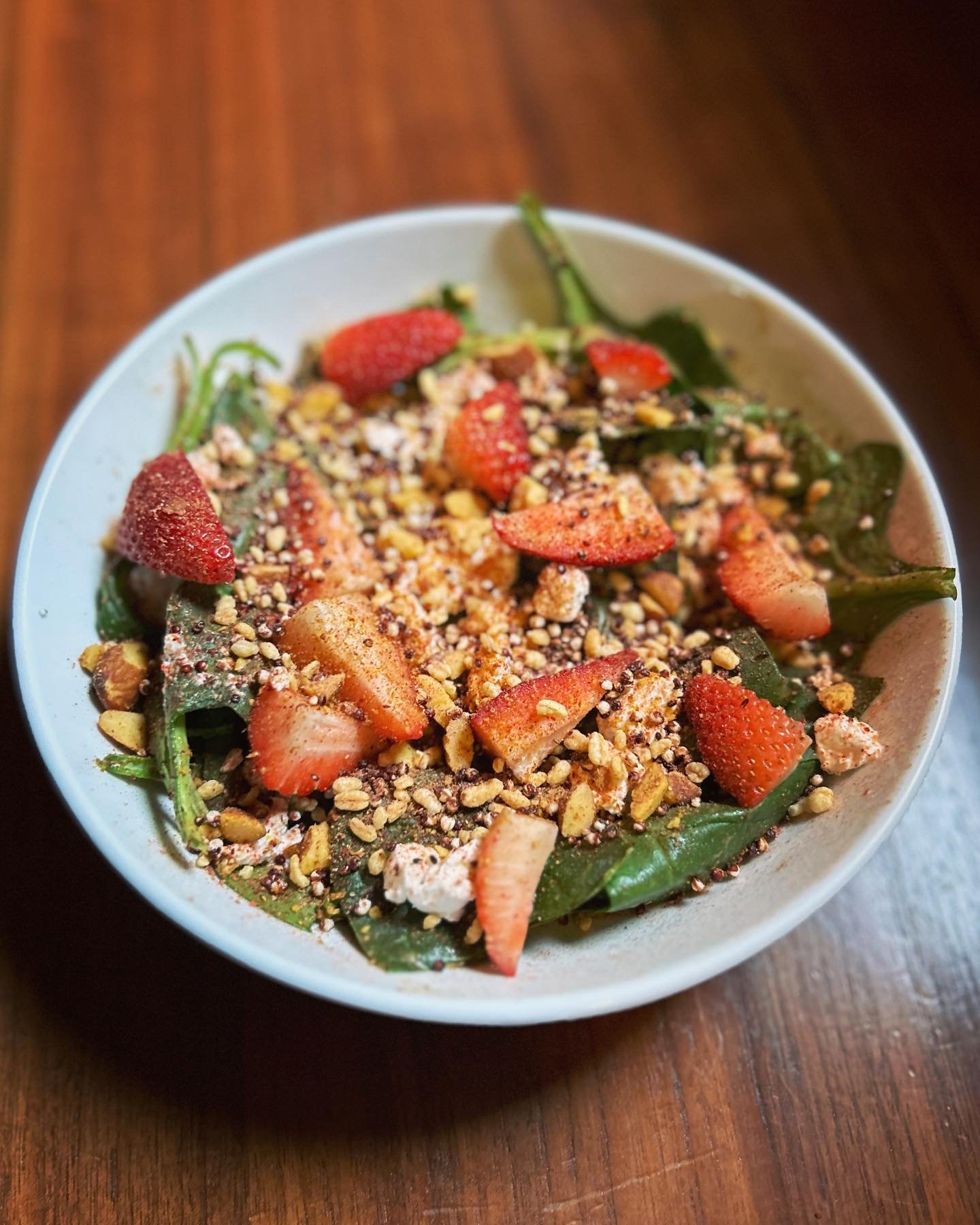 Our gardens may not be producing much yet but this homegrown spinach from @moon_on_the_meadow_farm will blow your MIND!!
.
SPINACH SALAD
Moon on the Meadow spinach, strawberries, Bulgarian feta, balsamic-thyme vinaigrette, ras el hanout spiced almond