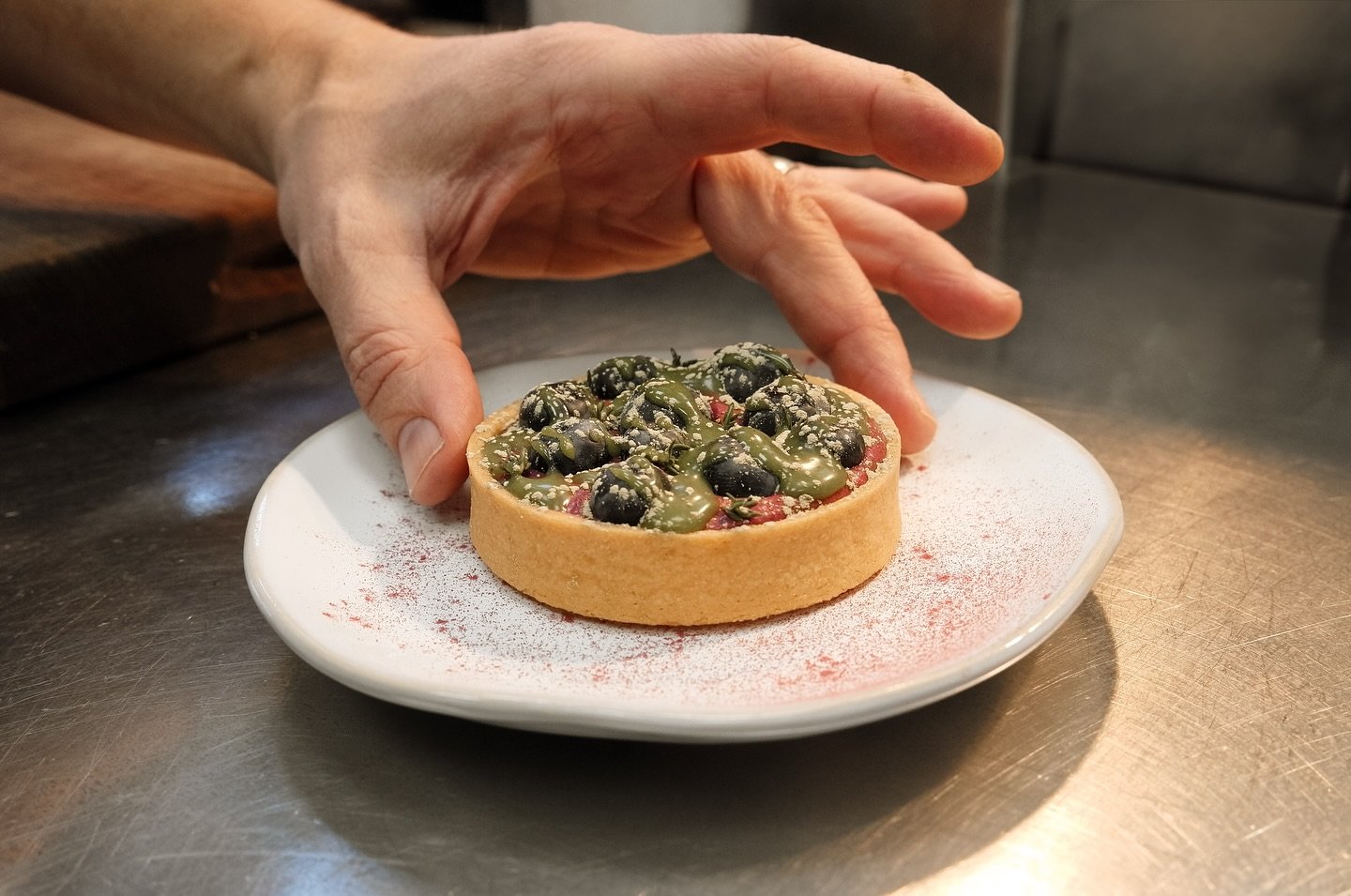 BLUEBERRY TART
blueberries, thyme, matcha