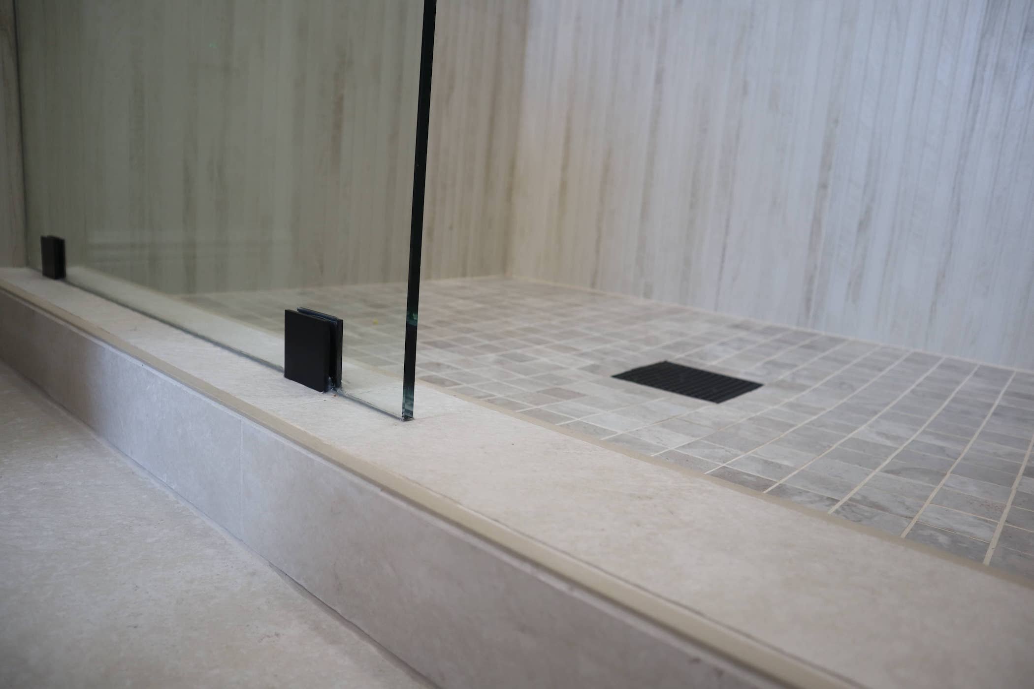 shower-floor-details.JPG