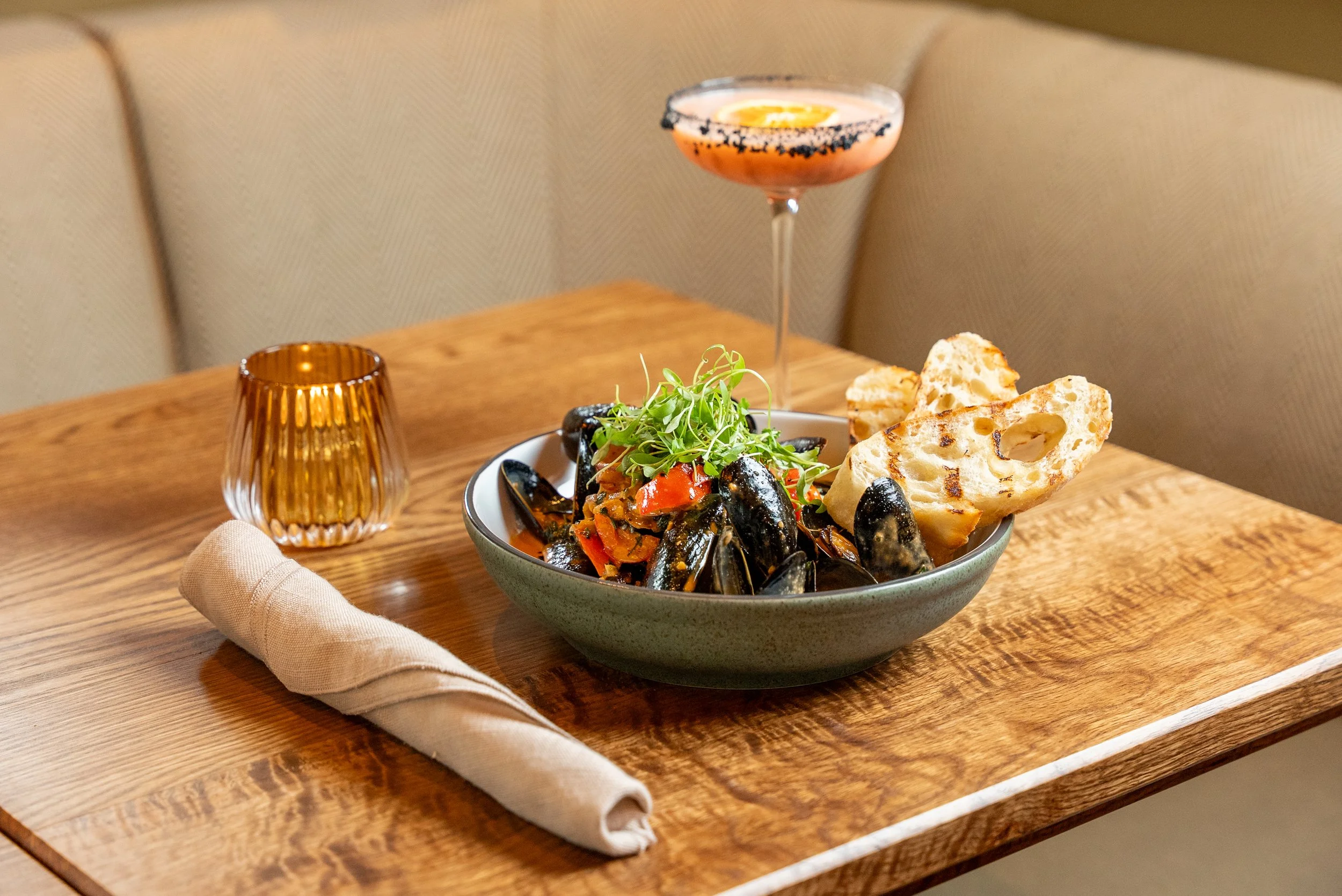 crimson toast cocktail and coconut curry mussels 5.jpg
