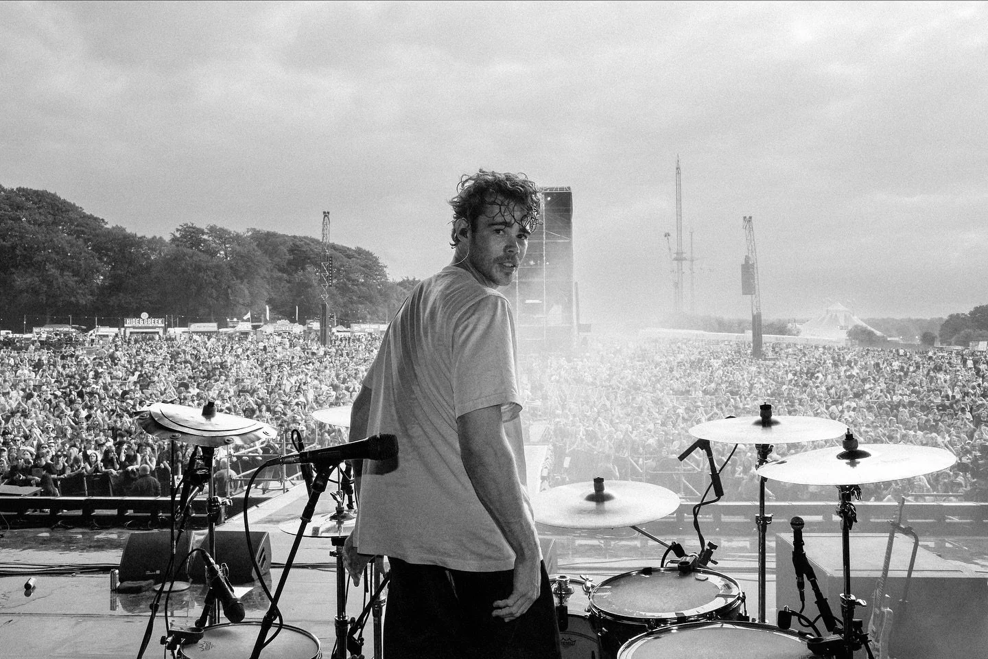 In the north with @royelotis for @officialrandl 🔴🟡
📸: @jamiesonfilm