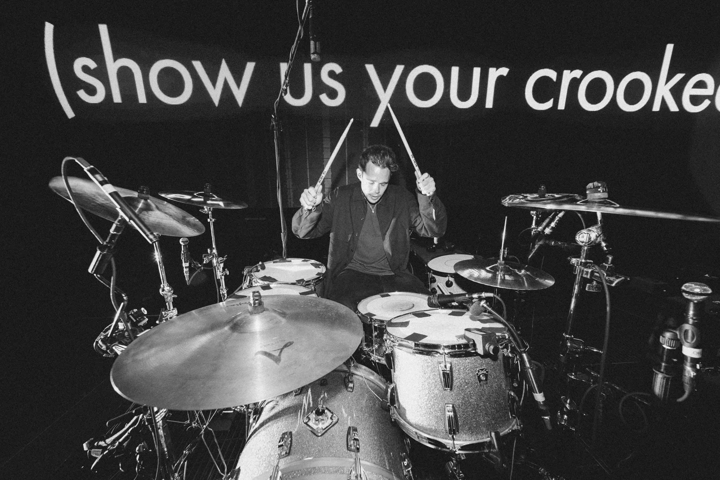 Pumped for a quick trip to NZ over the weekend with @royelotis 🇳🇿 Catch you at @electricavenuefestival 

📸 @jamiesonfilm