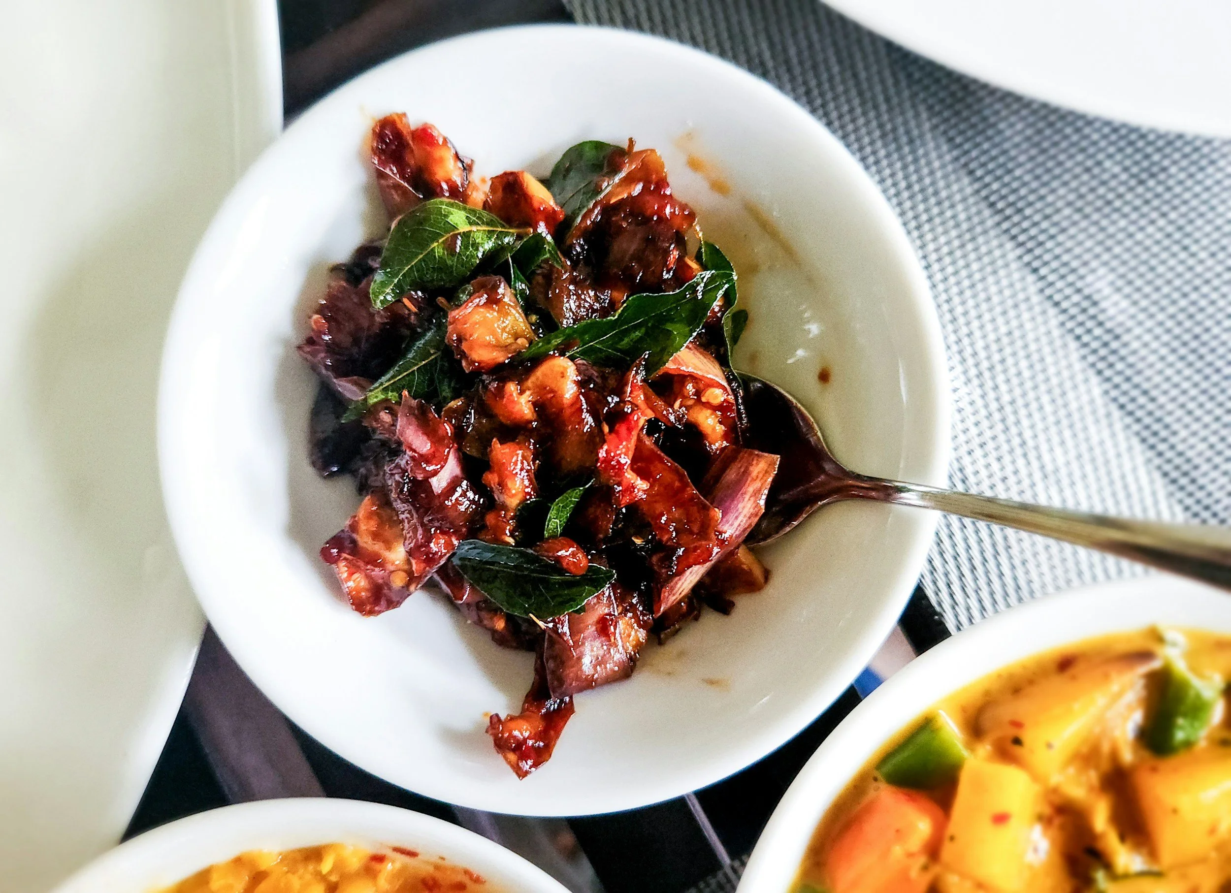 Top 10 Gerichte, die mit Chilisauce besser schmecken