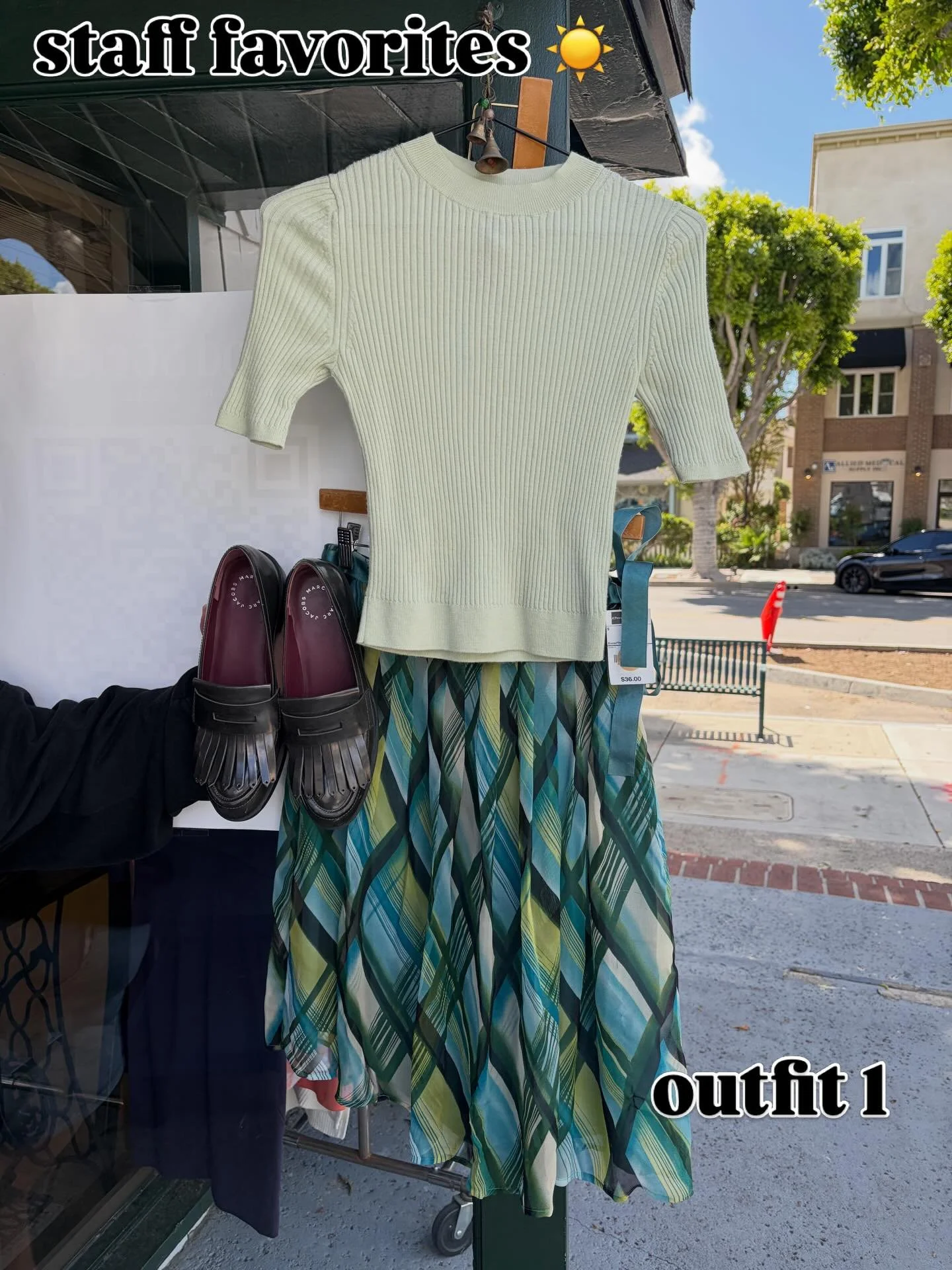 Beating the Monday blues ☀️
styled by Jordan &amp; Jazmin ✨
#sundancethriftshop #ootd #thriftshop #thrifting #oldtowntustin