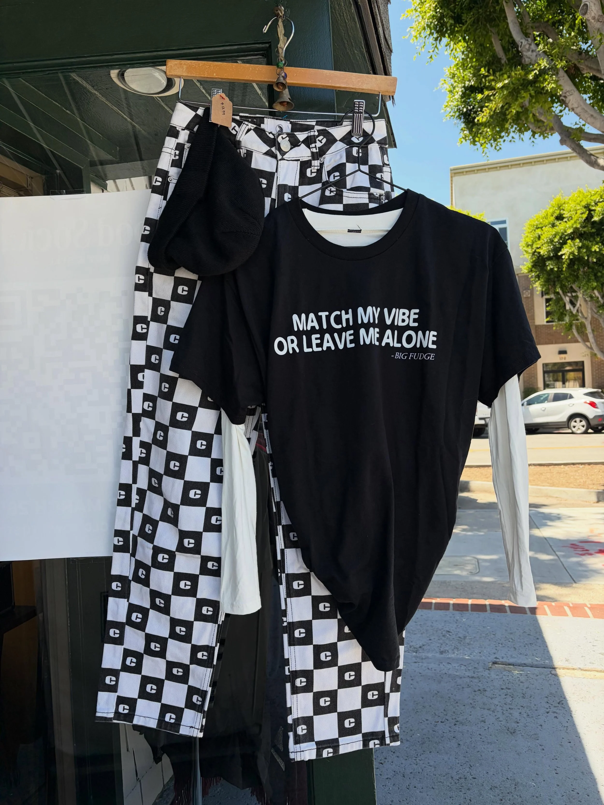 fit check 🤩

#ootd #thrifted #oldtowntustin #sundancethriftshop #shoplocal