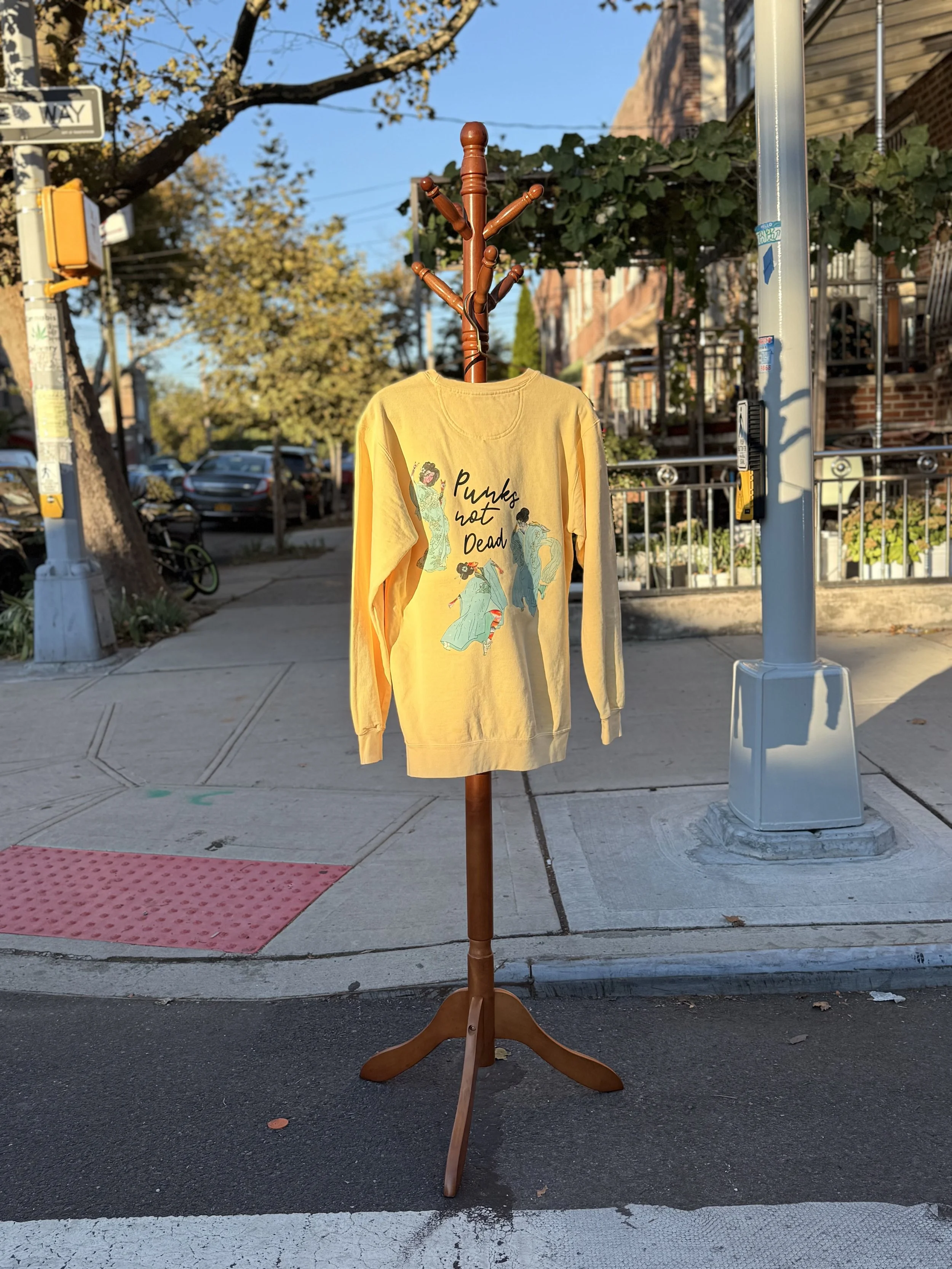 RIOT GEISHA CREWNECK