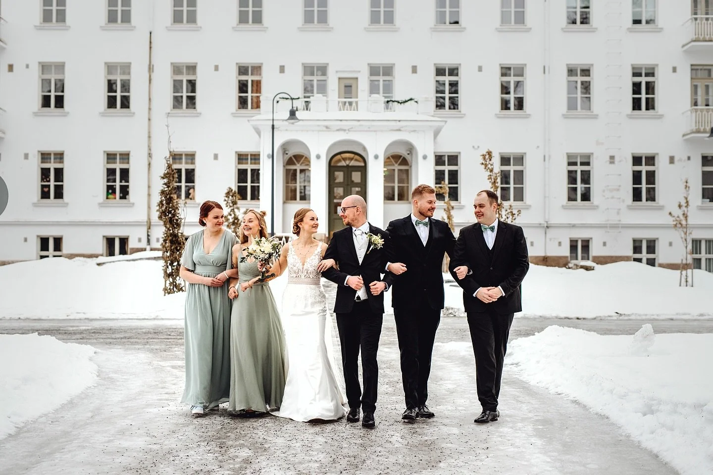 R A K A S T A N Sein&auml;joen Marttilan kortteerin aluetta. Oli sitten kes&auml; tai talvi, se tarjoaa ajattoman ja kauniin ymp&auml;rist&ouml;n kaikkiin kuviin ❤️

#h&auml;&auml;valokuvaus #h&auml;&auml;valokuvaaja #valokuvaajatsuomi #valokuvaajase