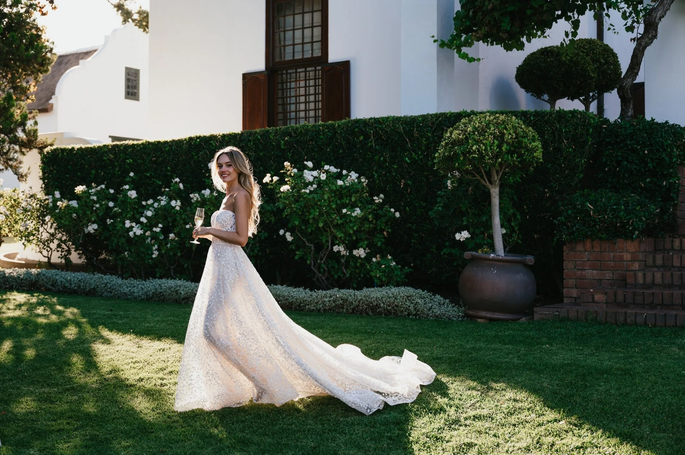 “intimate wedding photography in Amsterdam with natural light”