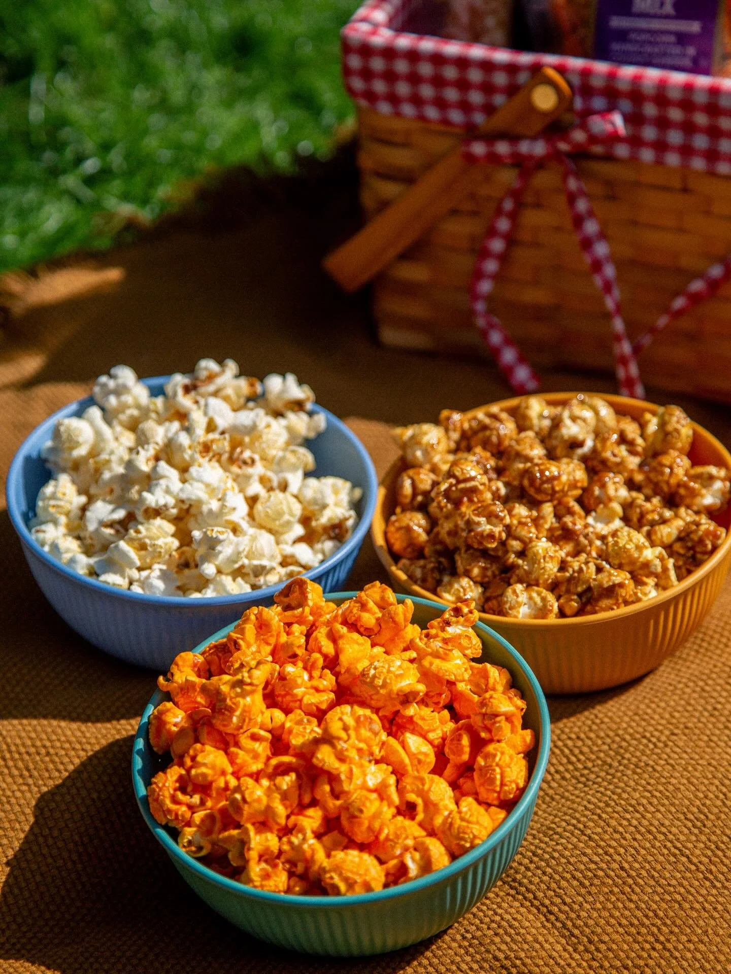 London&rsquo;s summer fling isn&rsquo;t over just yet ☀️ We&rsquo;re soaking up the rays, stretched out on the grass, with the city&rsquo;s best handcrafted snack in hand. Because golden days deserve golden popcorn. 🌾🍿

#LondonSummer #GoldenDays #P
