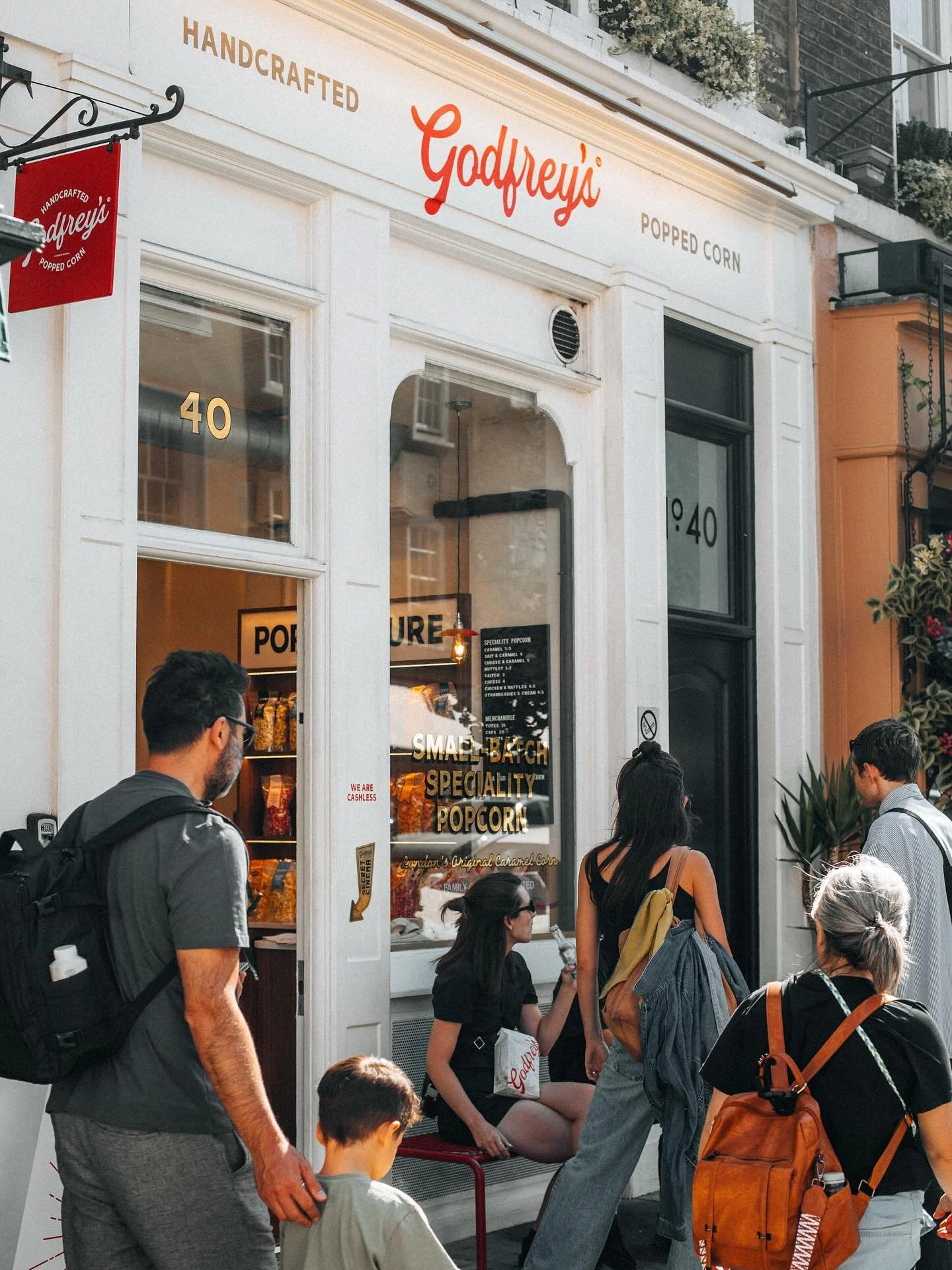 Our popcorn bench: the perfect spot to settle life&rsquo;s real debates. 🎬✨ From which 90s blockbuster truly ruled the decade&hellip; to the age-old question: could Jack and Rose both have fit on that door? (We&rsquo;ve got the popcorn ready for evi
