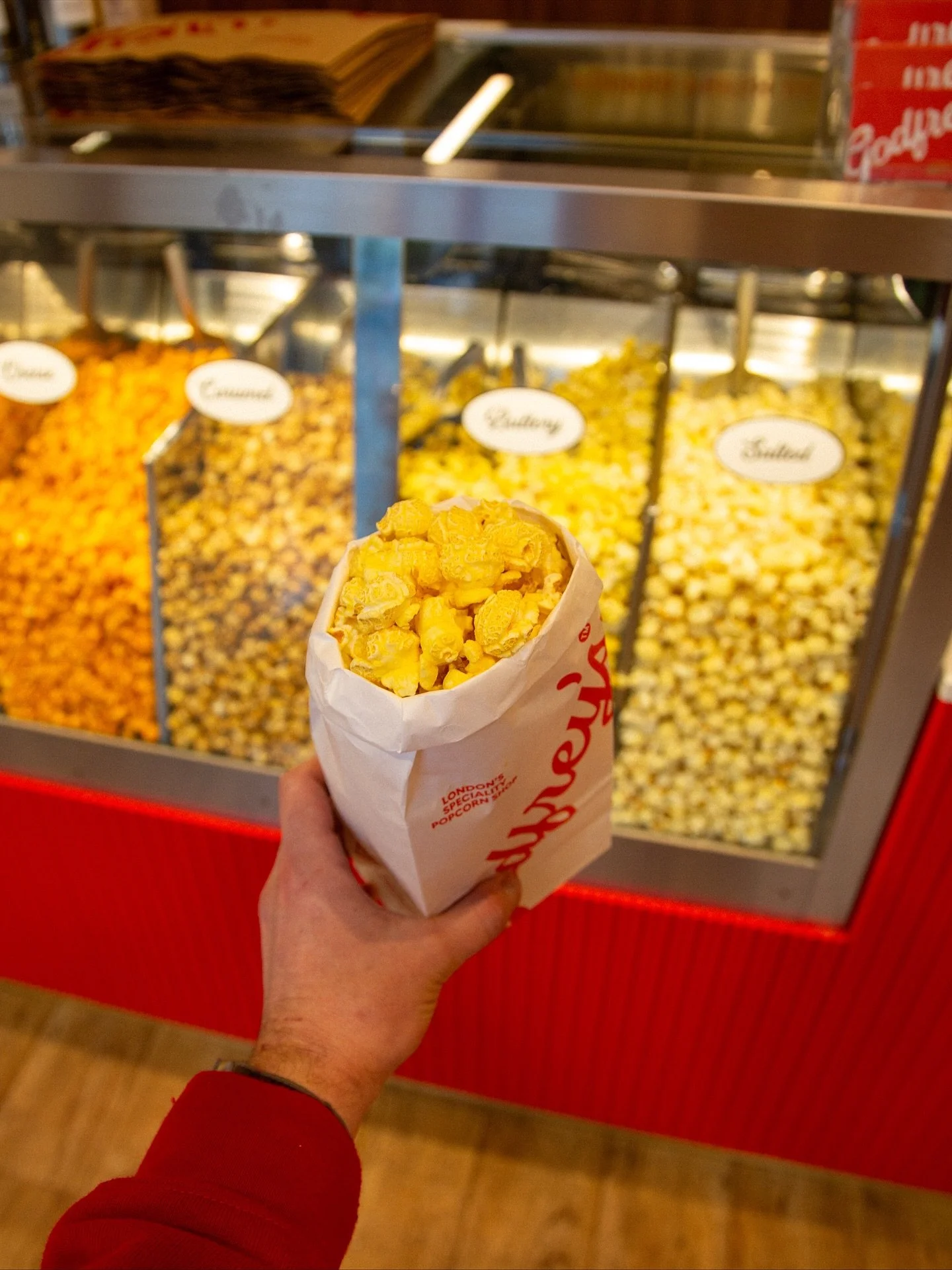 Hot, toasty, buttery, popcorn. 🧈 Our old-school buttery popcorn is the classic that never quits. Popped in small batches in high heat kettles, our mushroom kernels pop to pillow-y, buttery, perfection. Grab a warm paper bag for instant joy or a heat