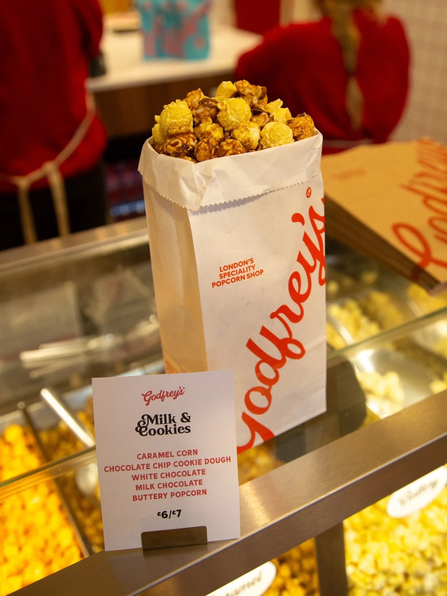 The final daily special of the year has entered the chat 🎄🍿

Milk &amp; Cookies &mdash; because Santa deserves popcorn too.
Caramel corn ✨ choc chip cookie dough ✨ white + milk chocolate ✨ buttery corn.

One last festive fling before the year wraps