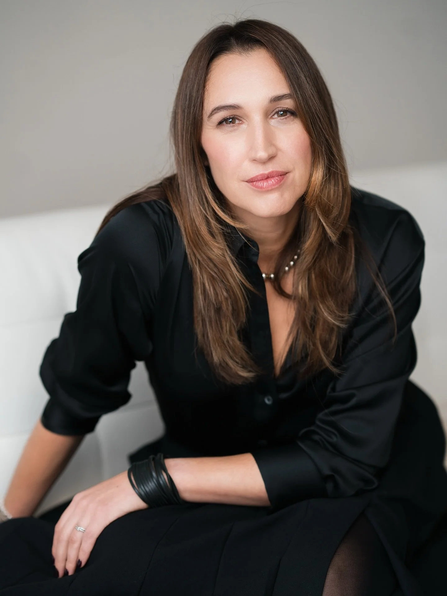 One of my favourites from Maria&rsquo;s @adscouture.agency recent branding shoot in my studio.

She looked incredible! Calm, confident, and completely herself. That&rsquo;s always when the best images happen.

I loved this shoot, such a fun, creative