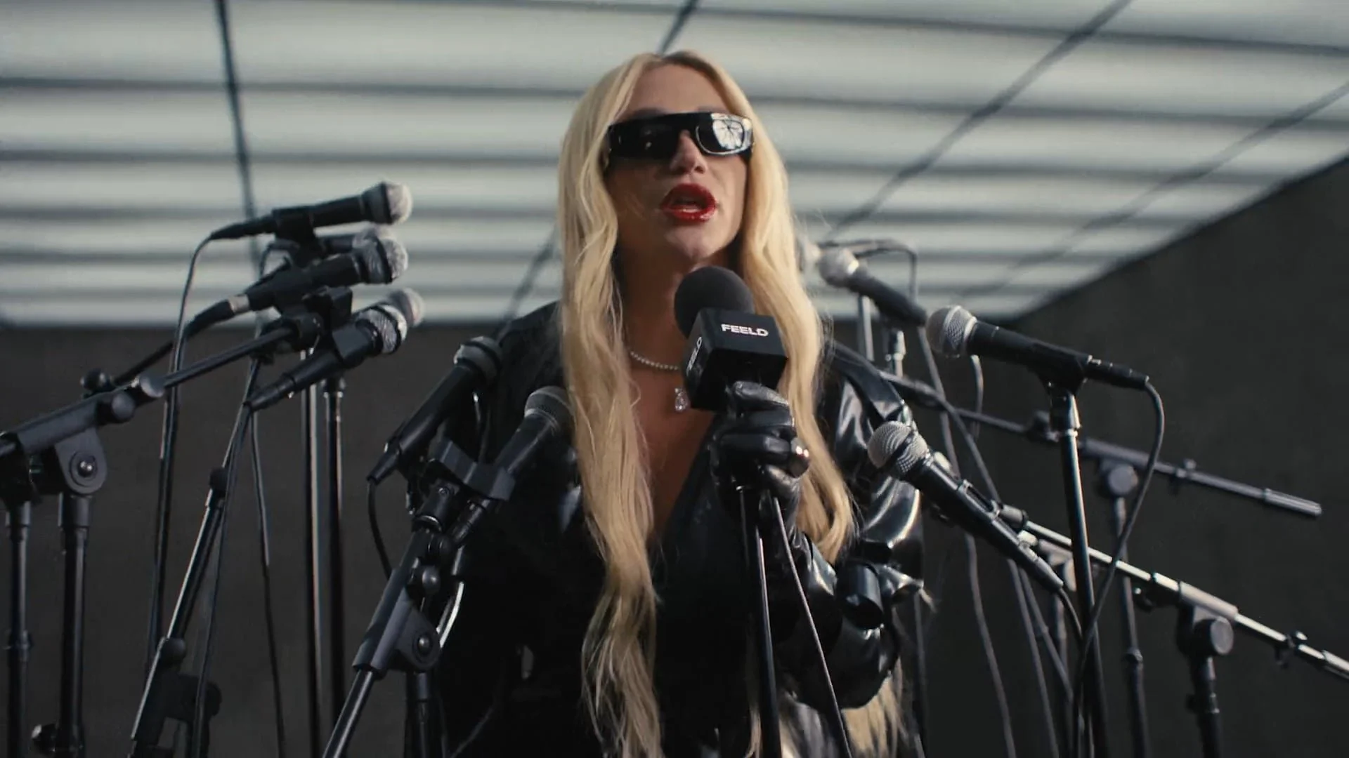 Feeld x Kesha