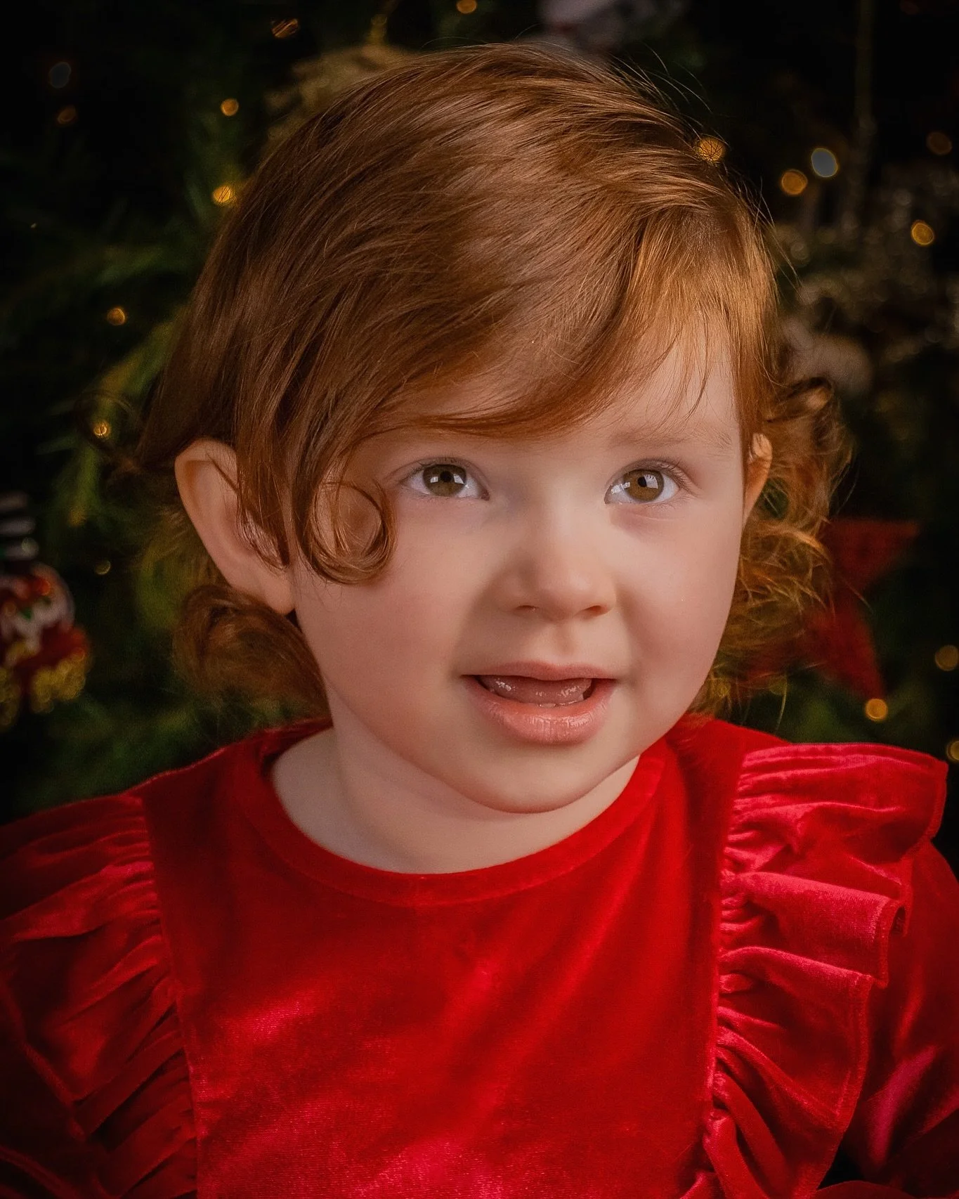 An absolute pleasure creating magical moments with Lucy &amp; Fionn 🎄🎁❤️

You can book your little ones photo sessions through the link in my bio ❤️

#photoshoot #photography #christmas #canon #christmasphotoshoot