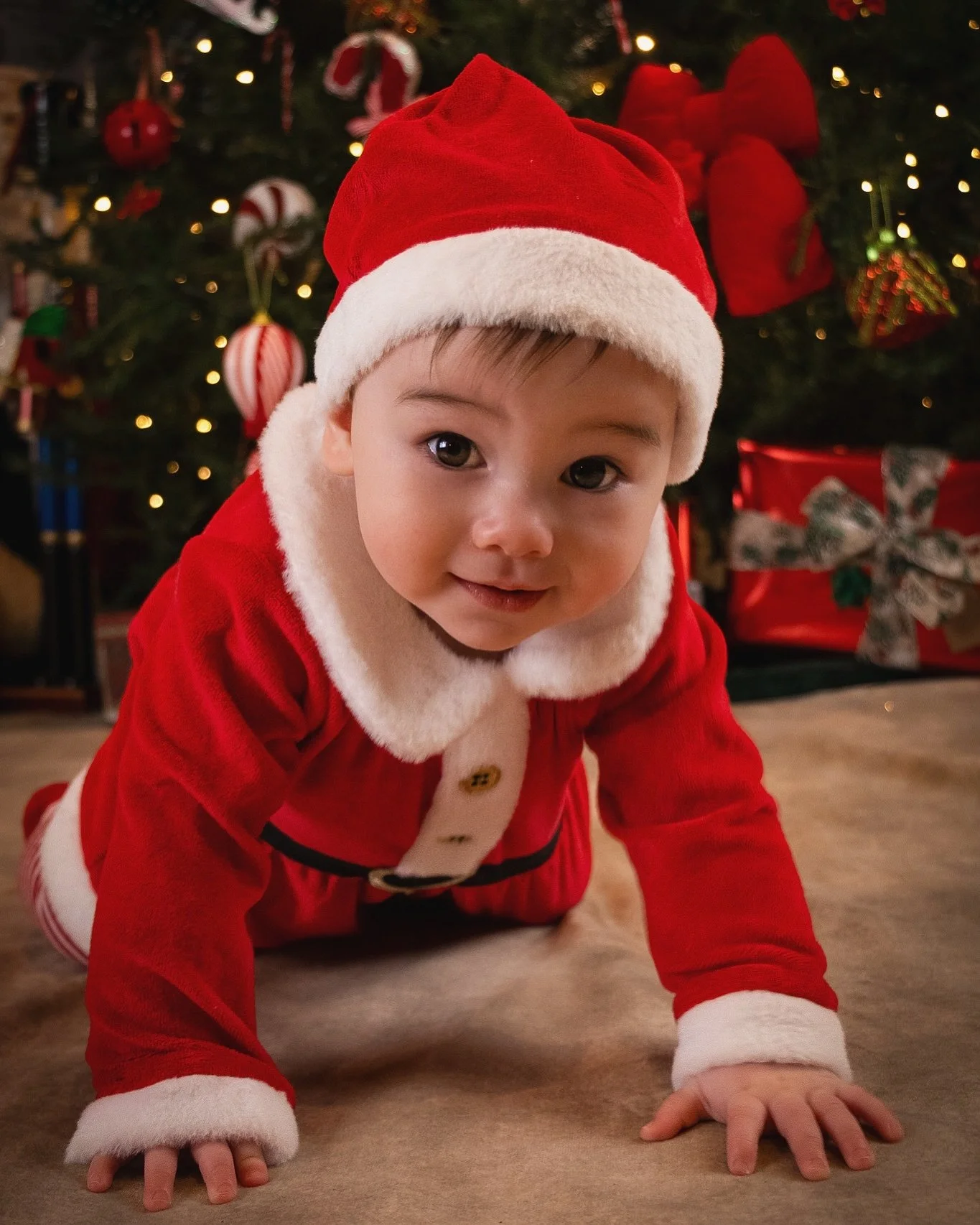 Santas Little Helper Mila getting ready for her first Christmas 🎄🎁❤️

How sweet 😍

You can book your mini session for your little loved one via the link in my bio ❤️ memories to keep forever and also make amazing gifts for Christmas 🎅🏼