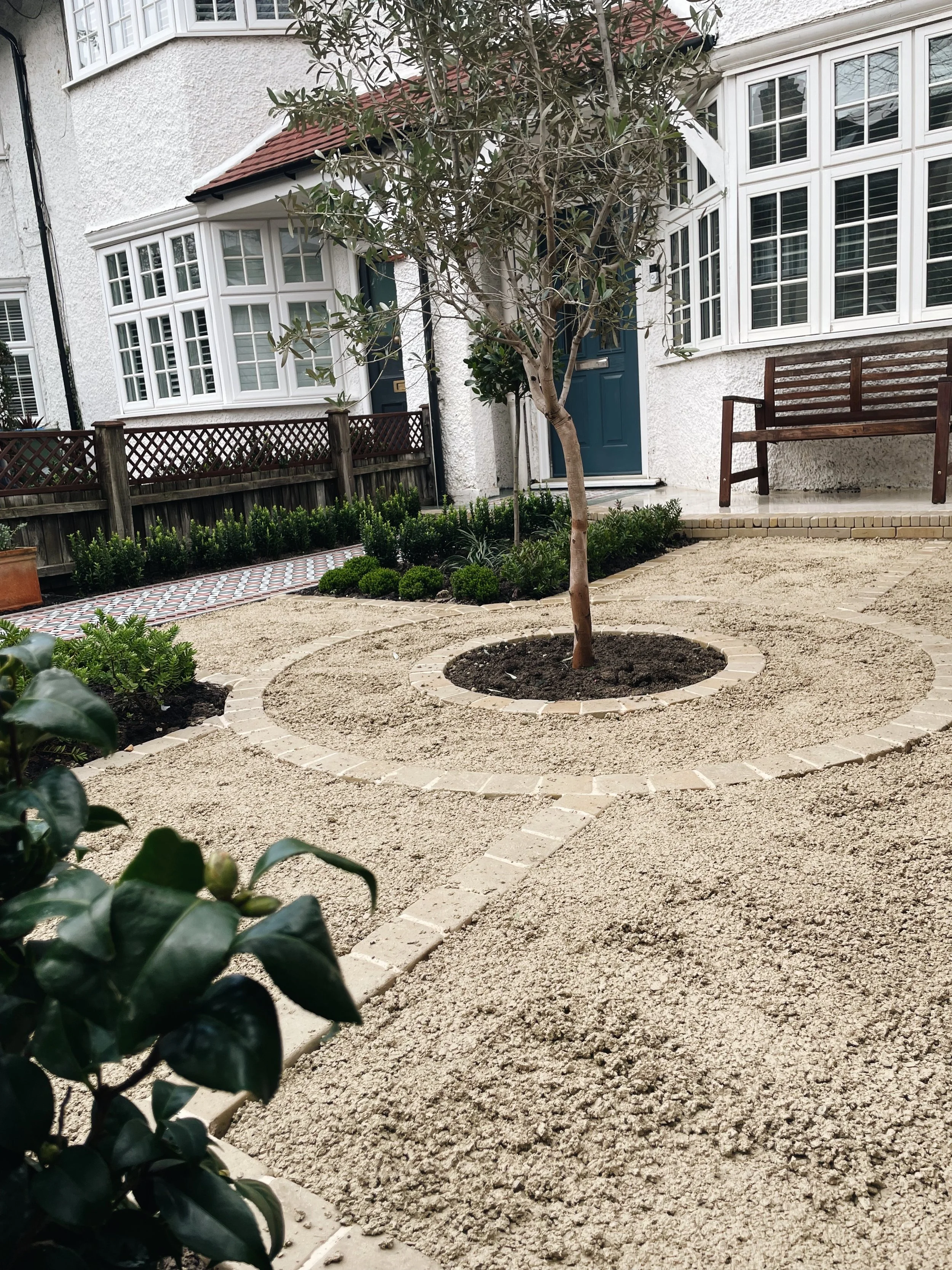 Transform your front garden into a statement of style and quality with our luxury landscaping expertise.