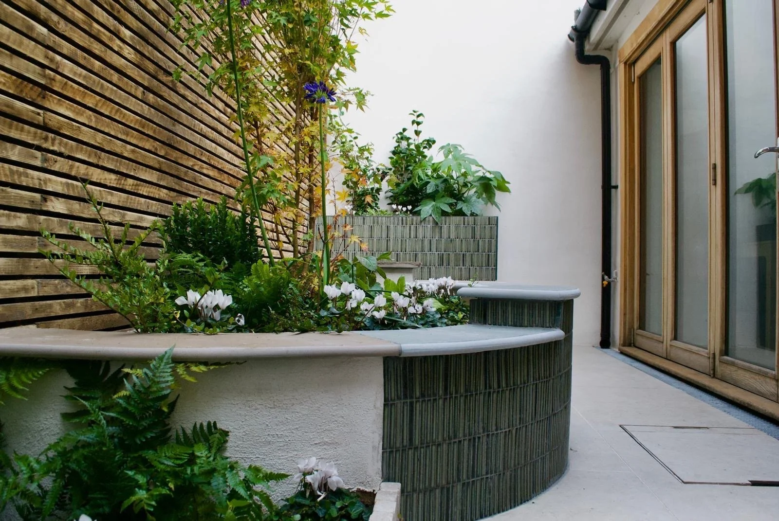 ef266d1a-2bb7-48c3-a4aa-8dd7a1468a32 2.jpg