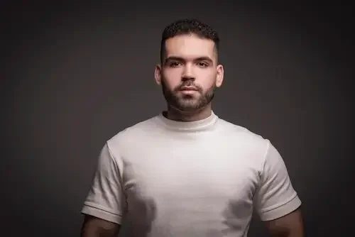 Retrato de Juan Pablo Restrepo, asesor de modelos webcam en The Webcam Company