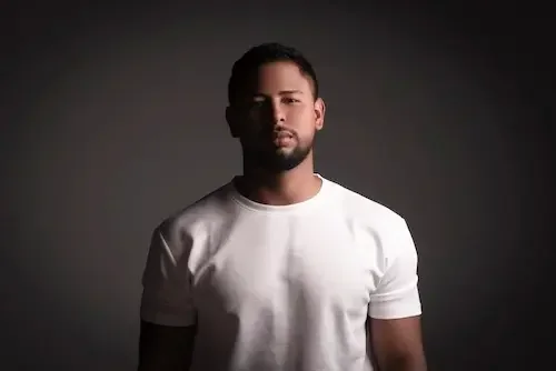 Retrato de Pablo Valiente, asesor de modelos webcam en The Webcam Company