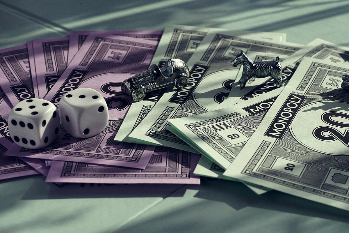 Divorce in New York: Who Pays the Legal Fees (and When)?