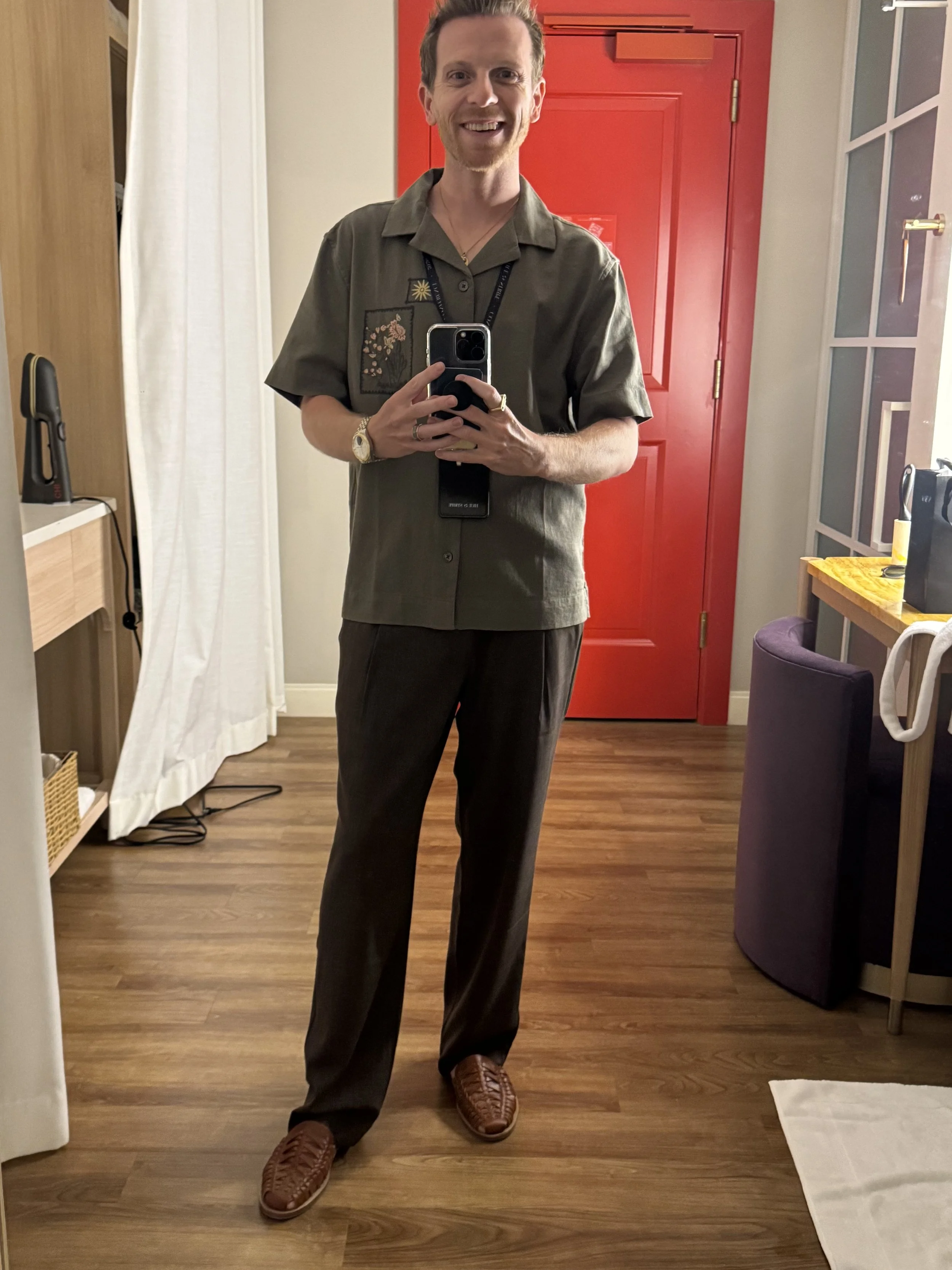 Real conference outfit with olive camp shirt and brown trousers