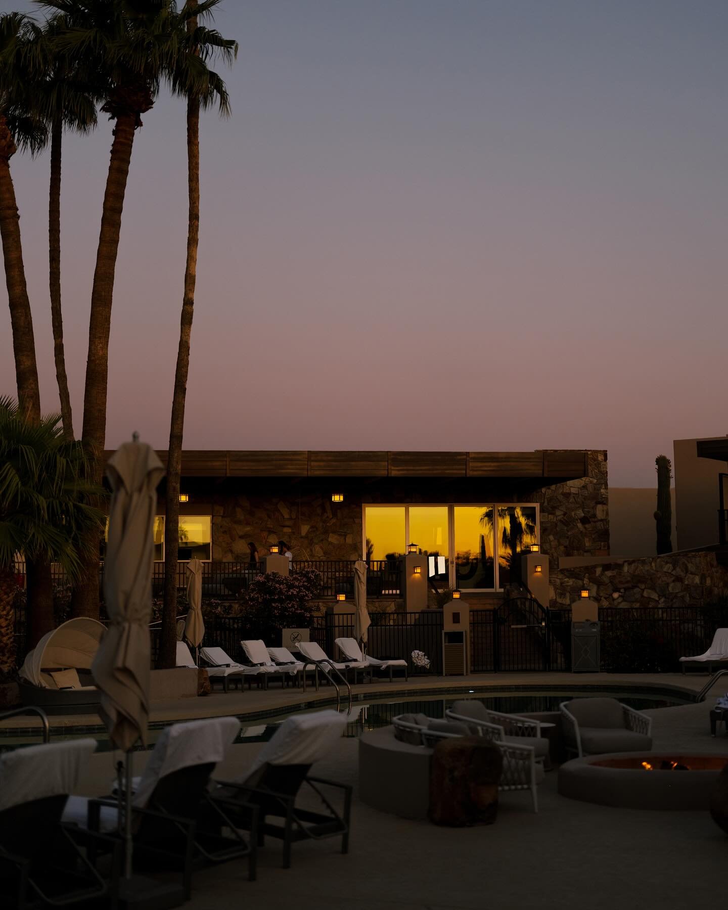 This place was a dream to capture @civanaresort 

&bull;
&bull;
&bull;
&bull;
&bull;
#civanaresort #fujigfx #fujigfx100s #phoenixresort #phoenixhotel #hotelphotography #hospitalityphotography