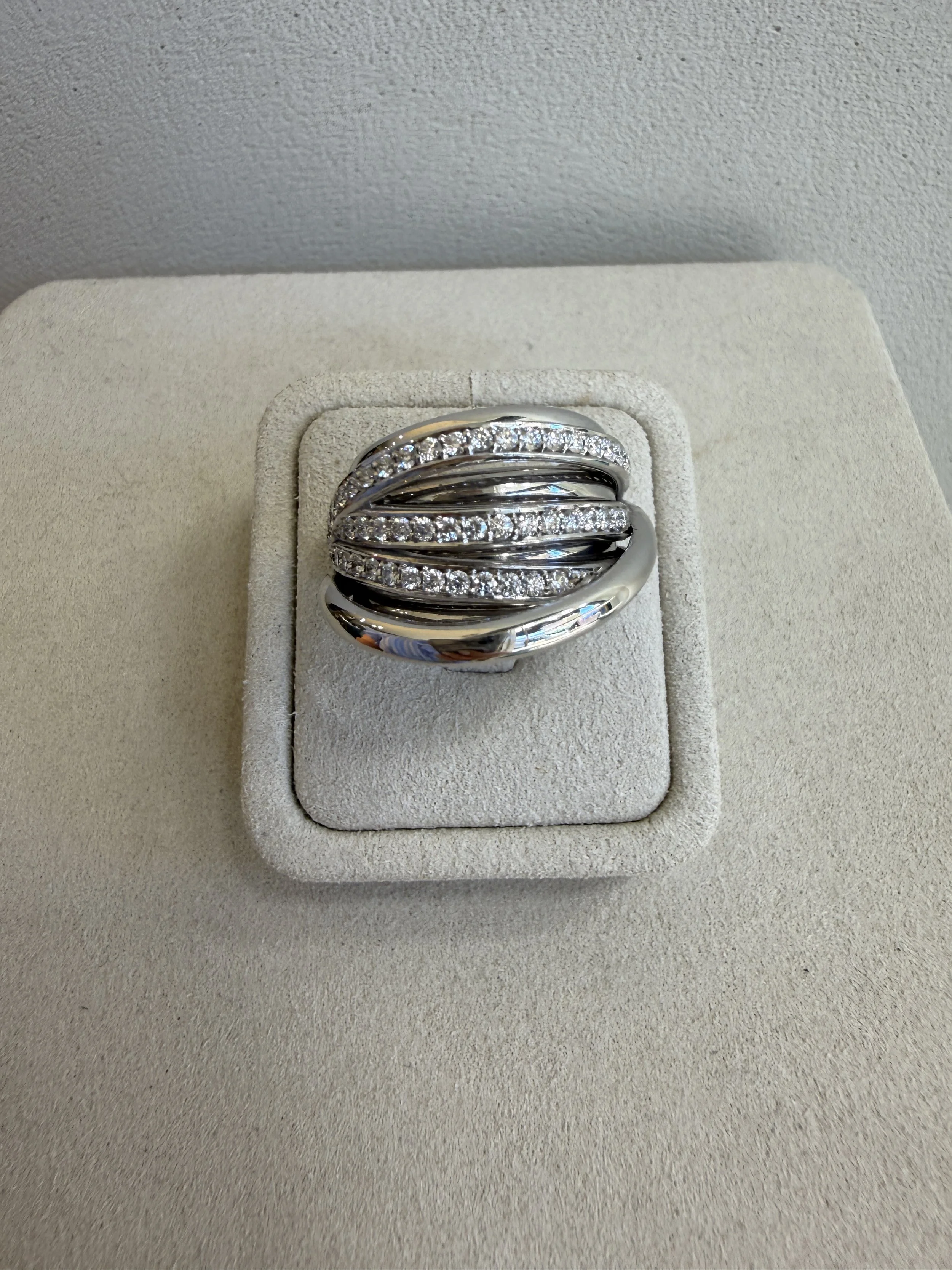 Witgouden_diamanten_ring