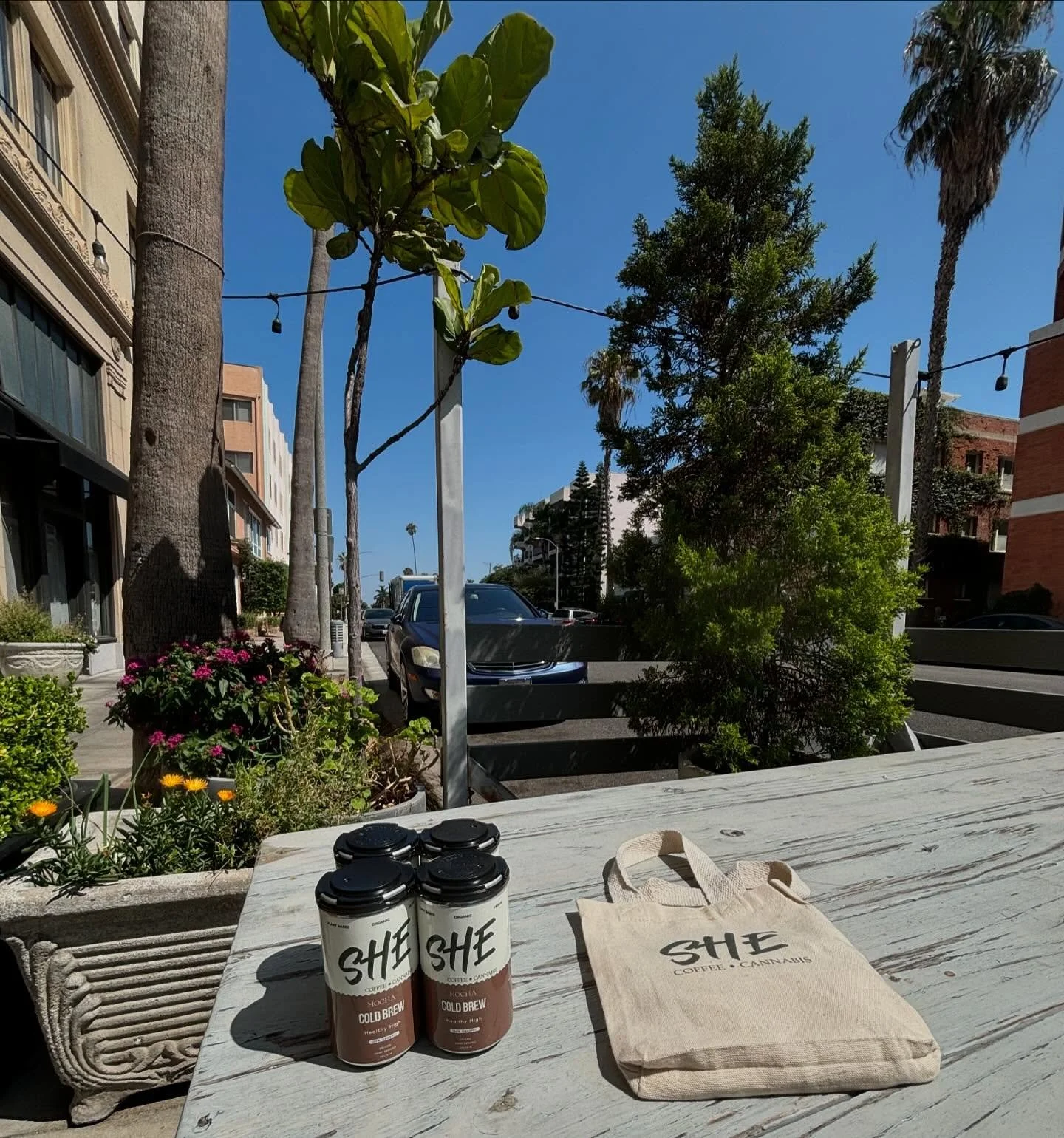 Feel Good Everyday W/ Mocha Infused Coffee ☕️ 🍃

#hempinfused #healthyhigh #coffewwithcanna #cannacoffde #losangeles #kansascity #newyork #houston #cafe #lacafe