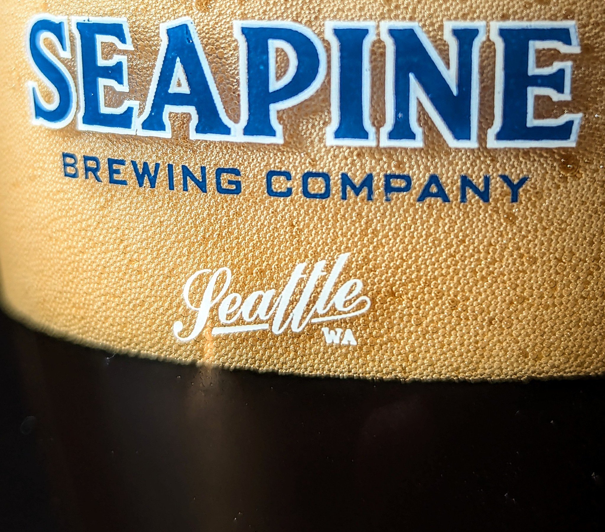 It's back: Oatmeal stout infused with coffee, vanilla &amp; coconut! 👀
Limited supply, draft only: get a glass at the taproom while it's here this weekend!
#seattlebeer #seattlecraftbeer #craftbeer #craftbeerlover #stoutseason