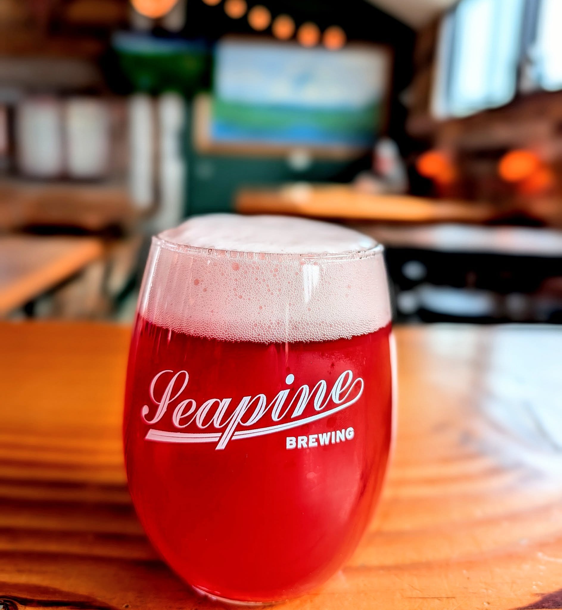 Now serving: Blackberry Gose! This year our version the classic tart German wheat ale is fermented with Northwest blackberries! (5.4%) Prost!
#seattlecraftbeer #gose #seattlebeer #seattlebrewery