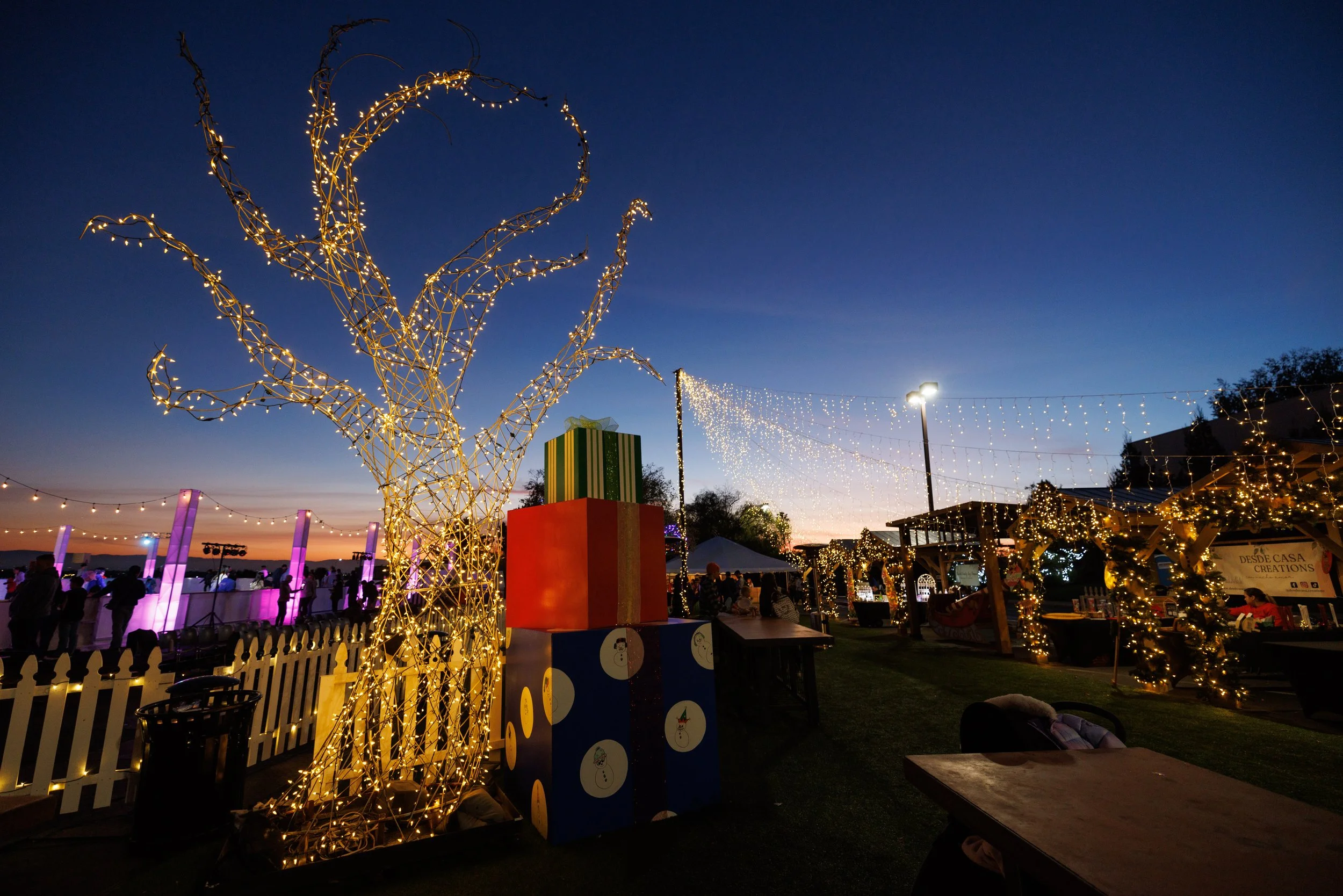 3C-2023-ChristmasVillage-Nov19--048-1442.jpg
