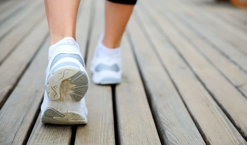 Large Study Links Walking ~100 Minutes/Day to Reduced Back Pain (Research Review)