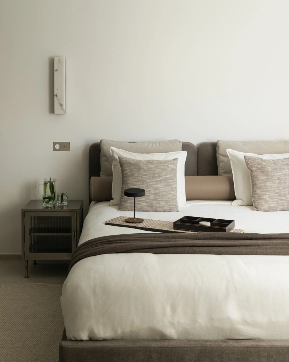 Marbella &bull; 2026 &bull; project by @siinteriors.eu 

Because the detail matters too.

#interiorphotographer #bedroomstyling #detailsphoto