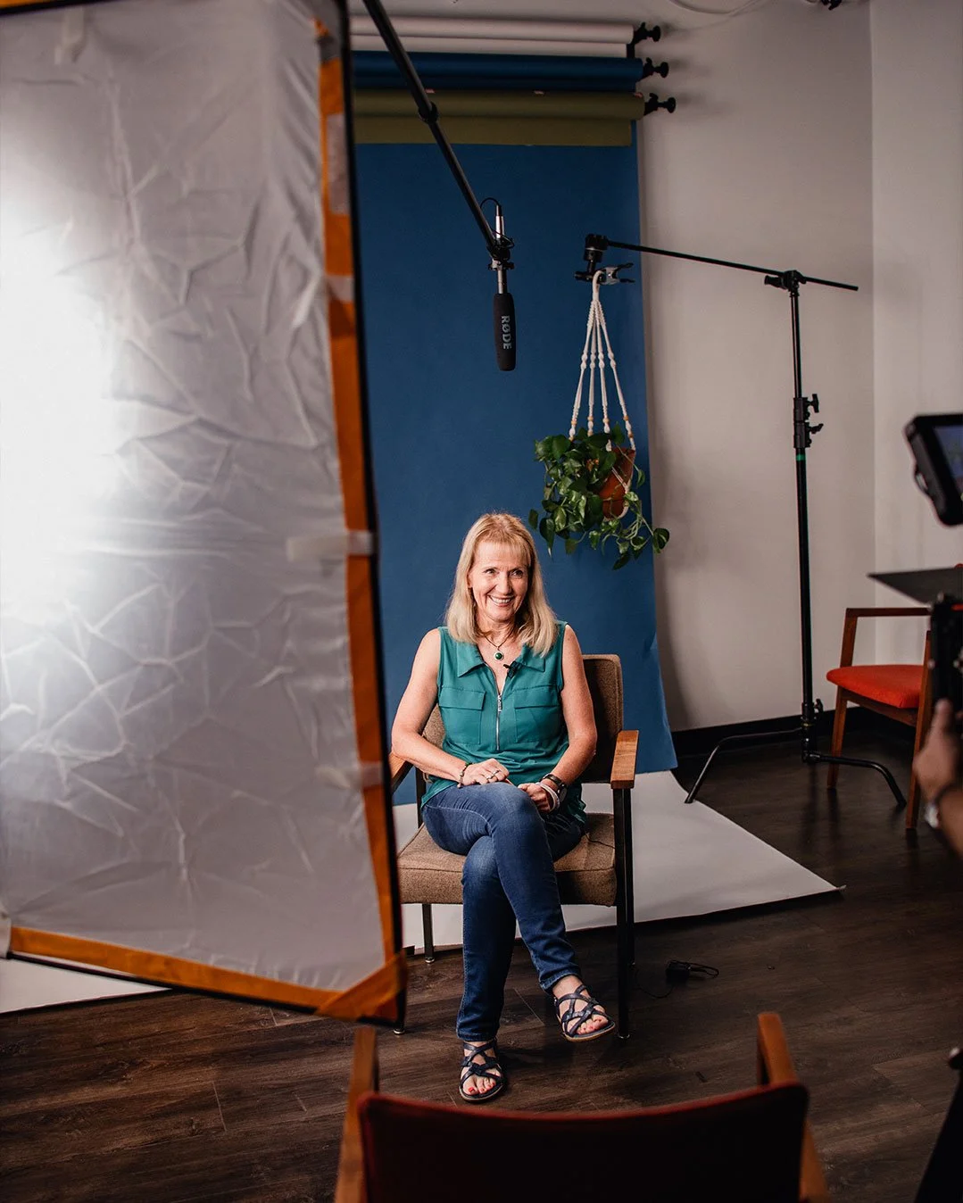 We had an awesome morning filming with @insightwealthkc, creating branding content that highlights the wisdom and guidance they offer their clients.
At Blume Video Marketing, we are passionate about helping small businesses shine by bringing their s