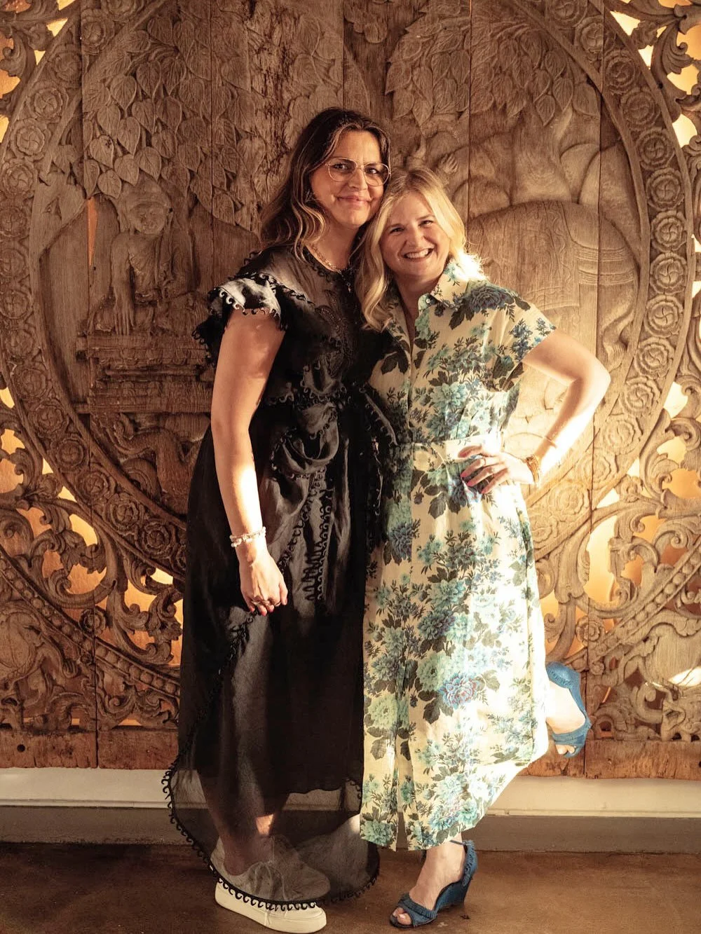 🌞 GOOD PEOPLE GOLDEN HOUR 🌞
 
✨: @goodpeopletalent &amp; @bigdeckenergydesign
 [I book talent. @murphystack creates stunning pitch materials.]

🍸: @surrules
 
🛍️: products by: @21seeds, @altereco_foods, @beekeepers_naturals, @the_broker_base, @ch