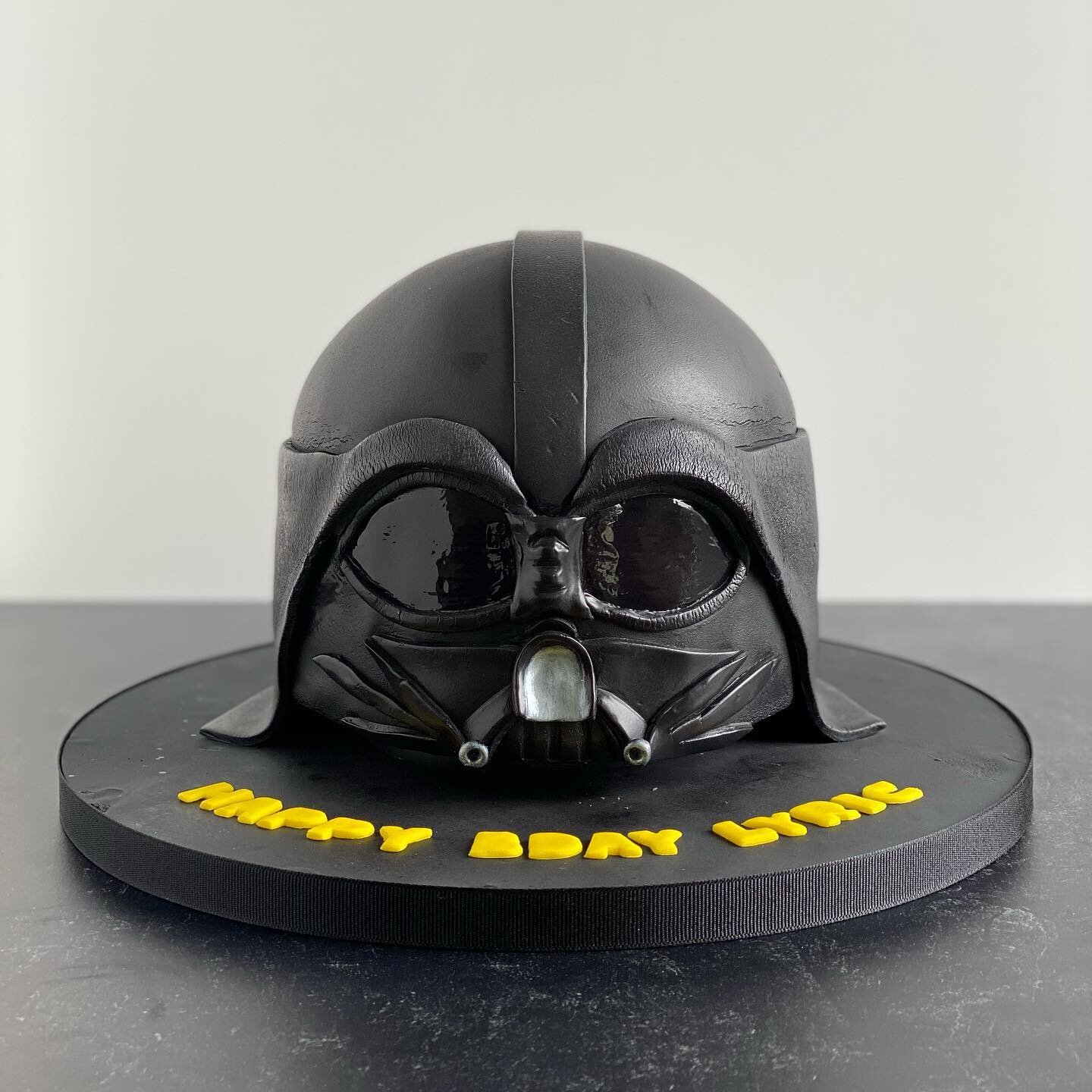 Because it&rsquo;s May 4th&hellip;

#maythe4thbewithyou #may4th #starwars #darthvader #maytheforcebewithyou #stormtrooper #lukeiamyourfather #starwarsday #starwarscake #darthvadercake #absofcakes #celebrateeatcakeinspire #eastlosangeles #eastla #cake