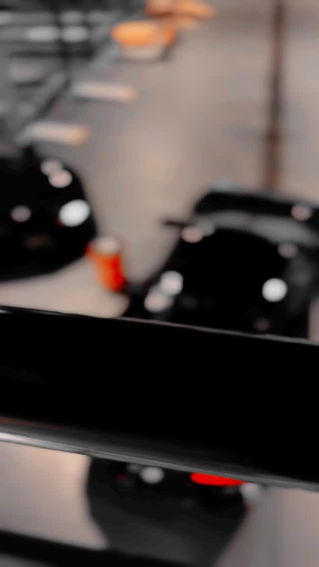 🔥 SHELBY GT350 & CORVETTE C8 - SEULEMENT UN AVANT-GOÛT... 🔥
Le 16 février, prépare-toi à vivre un événement hors norme ! Ces deux machines d'exception - la Shelby GT350, pure musc