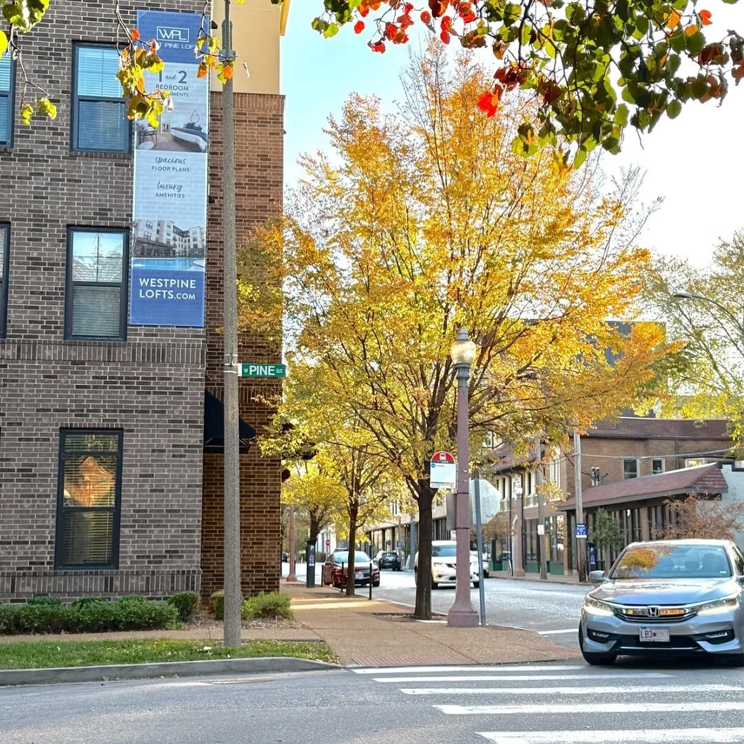 Love at first loft! 💕

&bull;

💫Fall in love with West Pine Lofts &mdash; 2BRs starting at $849/MO for IMMEDIATE move-in‼️

Cozy corners + good vibes = your new fav place to be 🥰