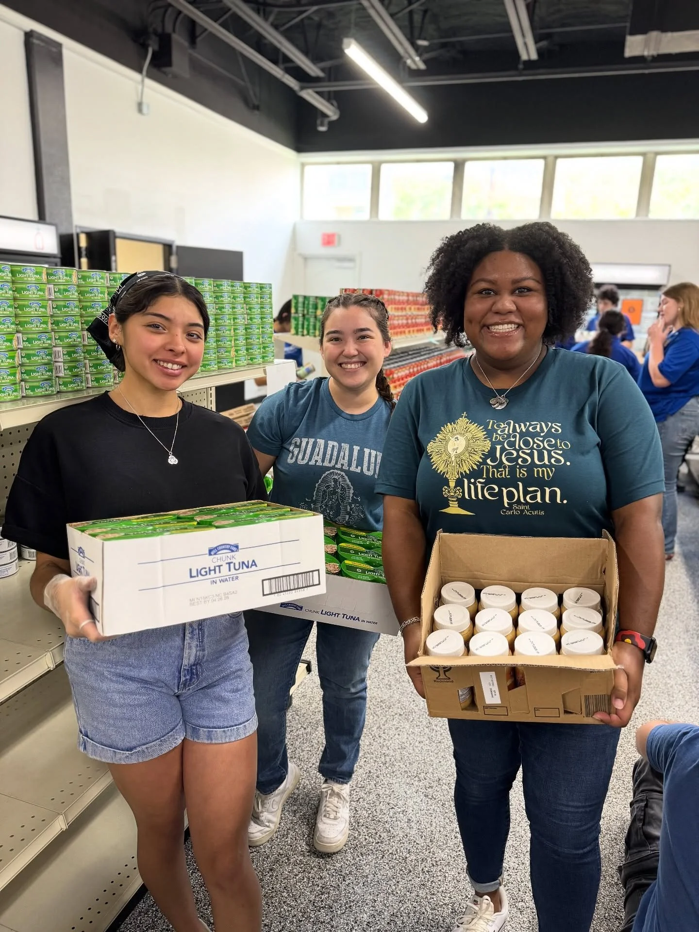 Turning our reflections into response!

The Teleios community volunteered to restock the food pantry and clothing closet at St. Stephen&rsquo;s Care Center.