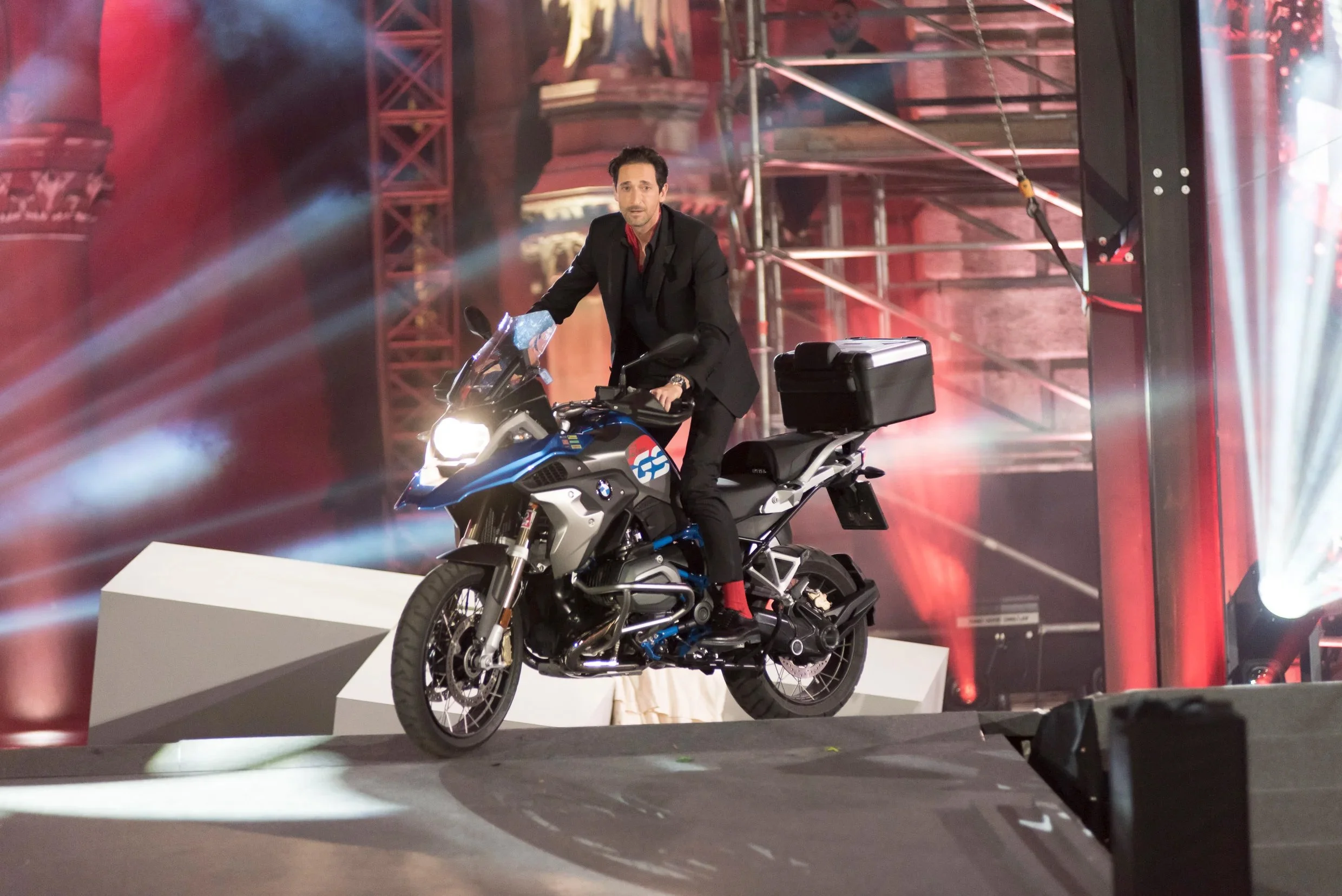 adrien-brody-on-stage-at-life-ball-opening-ceremony-credit-raimund-appel-for-life-ball-2018.jpg