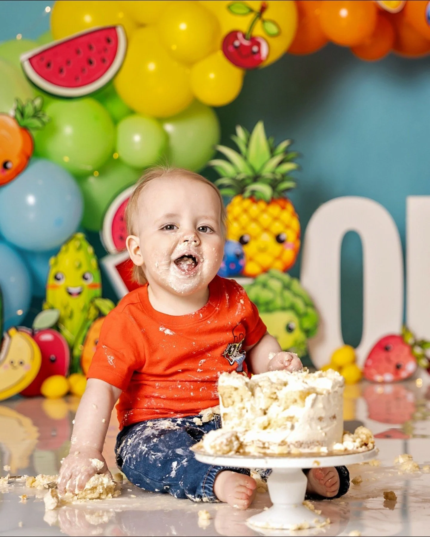 Mr A&rsquo;s cake smash session was such a blast to shoot and also create! 🎂 🍍🍌🍉🥦
We went all in on a &ldquo;food-themed&rdquo; cake smash since little A loves all things food! 🍉🍍 

#leeannerosephotography
#edmontonphotographer
#yegphotographe
