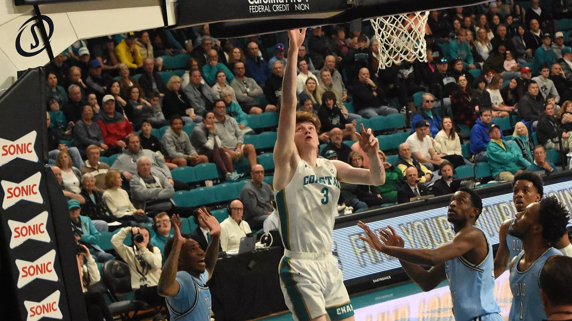 Former Coastal Carolina Forward Braeden MacVicar Commits to Samford