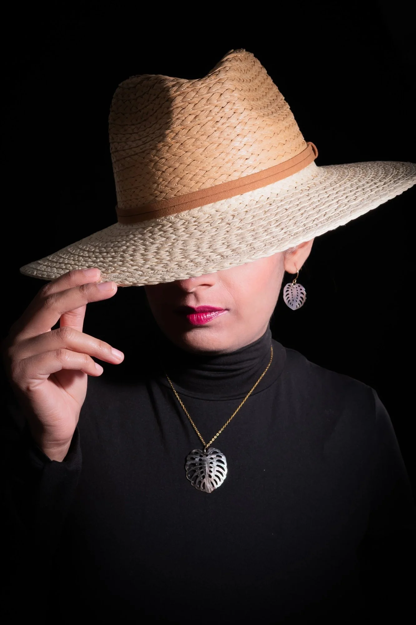 For elegant summer evenings and sunshine holidays, unique hand-crafted earrings suitable for the daytime and evenings