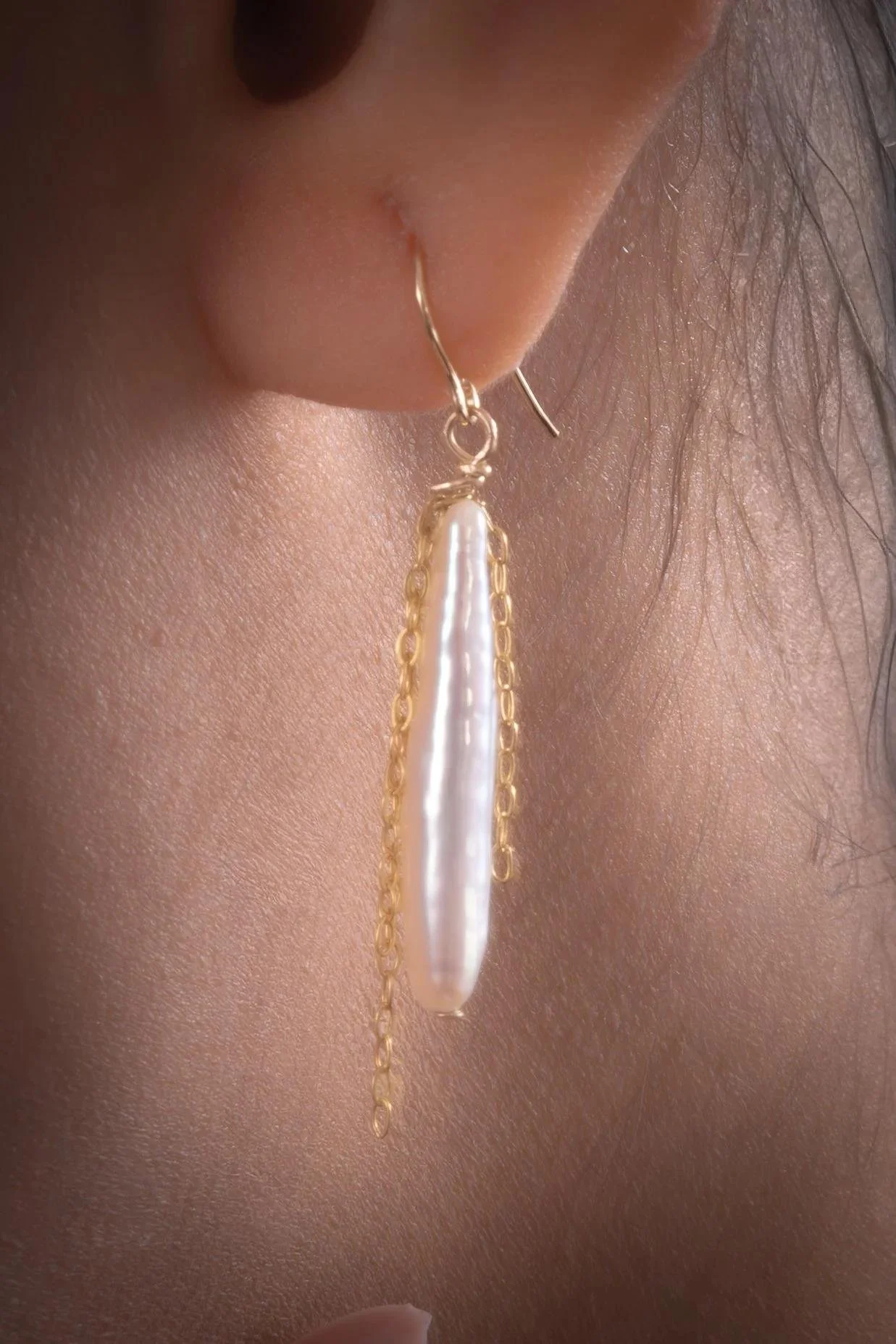 pearl_bar_chain_earrings_web.jpg