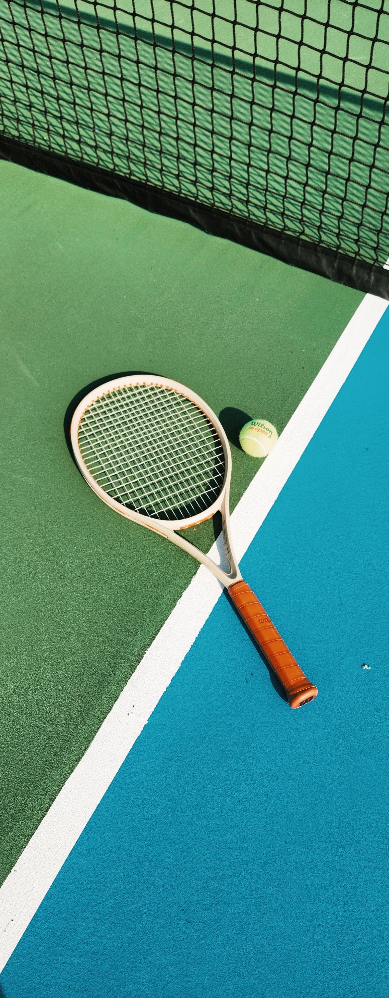 The Best Tennis Racket for Beginners: the Wilson Clash 100L