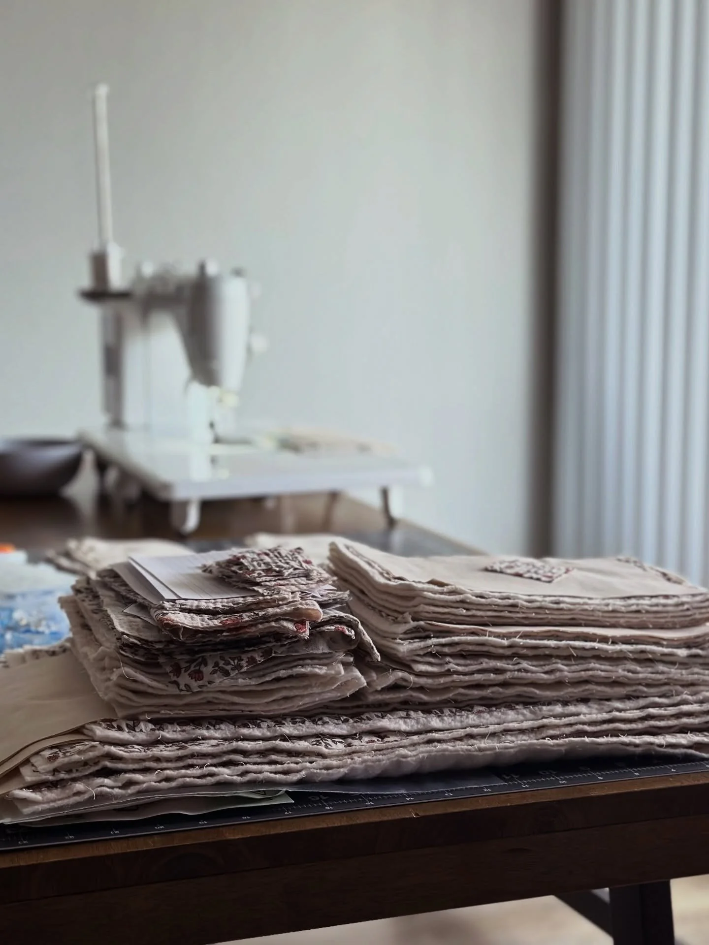 A weekend at the machine. Restocking El &Uacute;ltimo Jard&iacute;n &mdash; including boxy pouches &mdash; and Flor de Tierra y Cielo drops Thursday.

#handmadepouch #zipperpouch #handmadebags #linenpouch #smallbatchhandmade