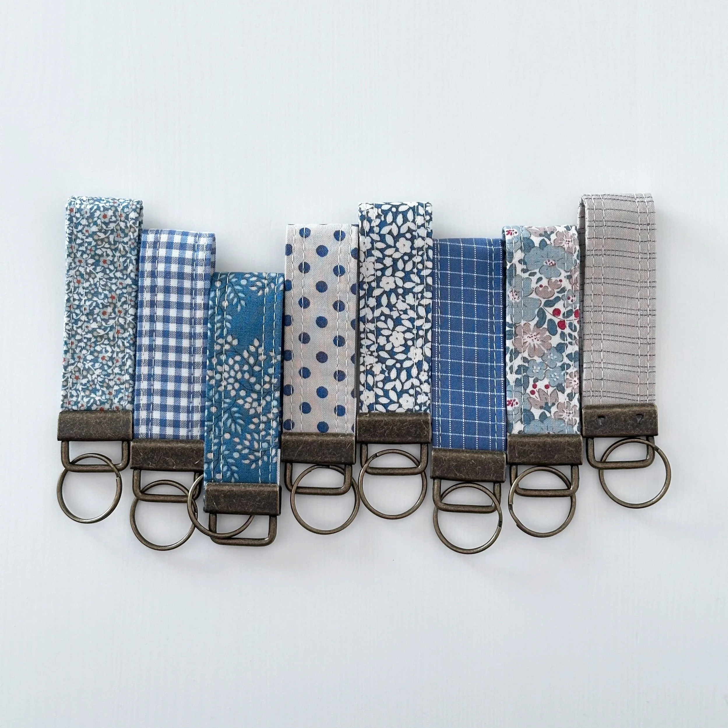 Summer Blues Key Fob, 3 Inch