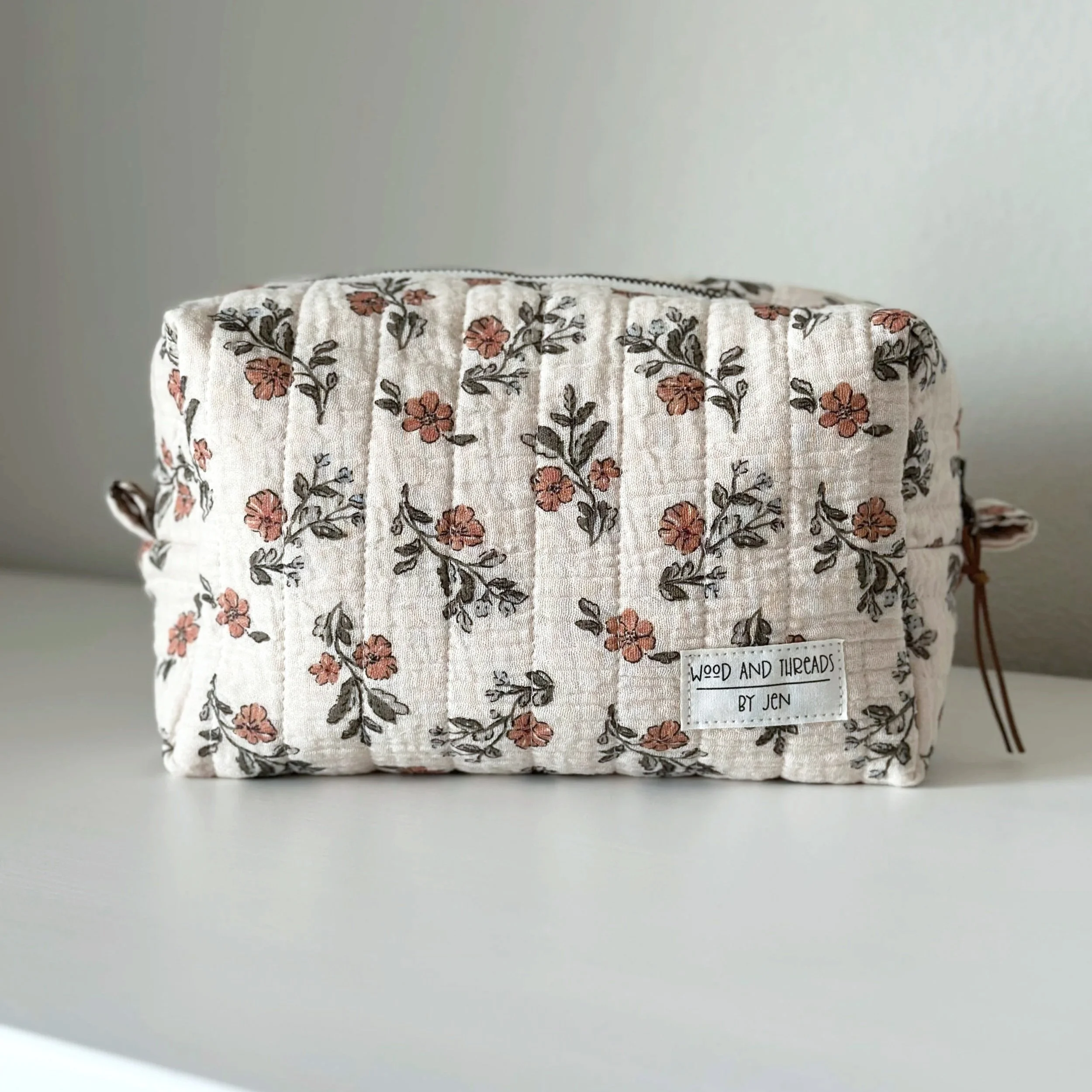 Flor de Tierra y Cielo Quilted Boxy Pouch - Medium